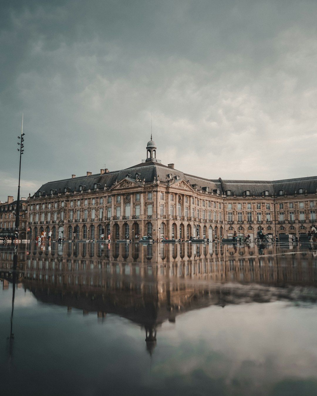 Bordeaux Travel Guides