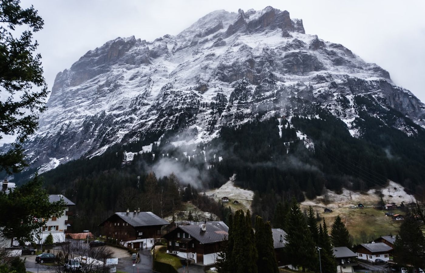Grindelwald-Männlichen and Kleine Scheidegg - The Eiger Express Approach