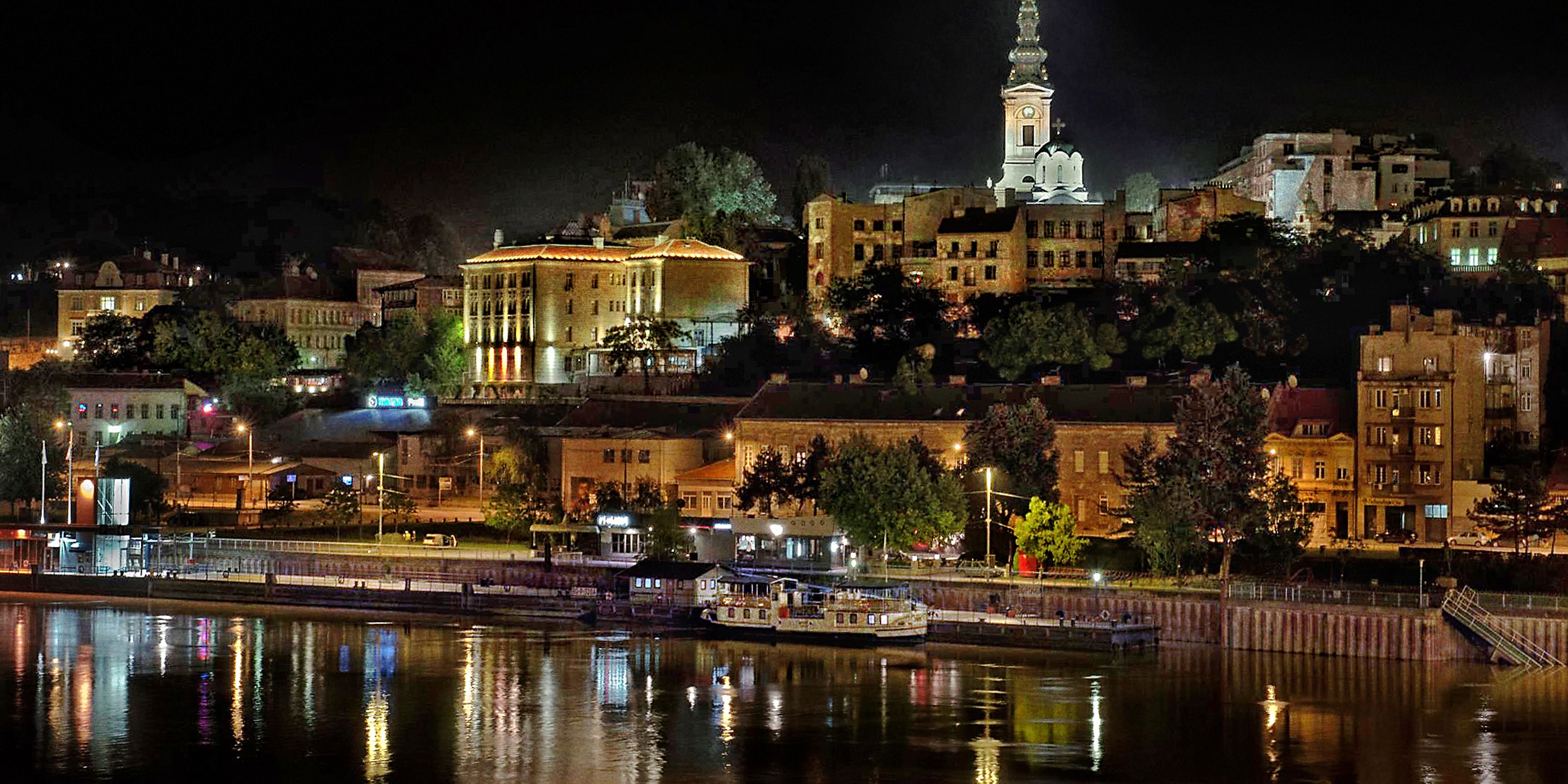 Hotels near Splavovi