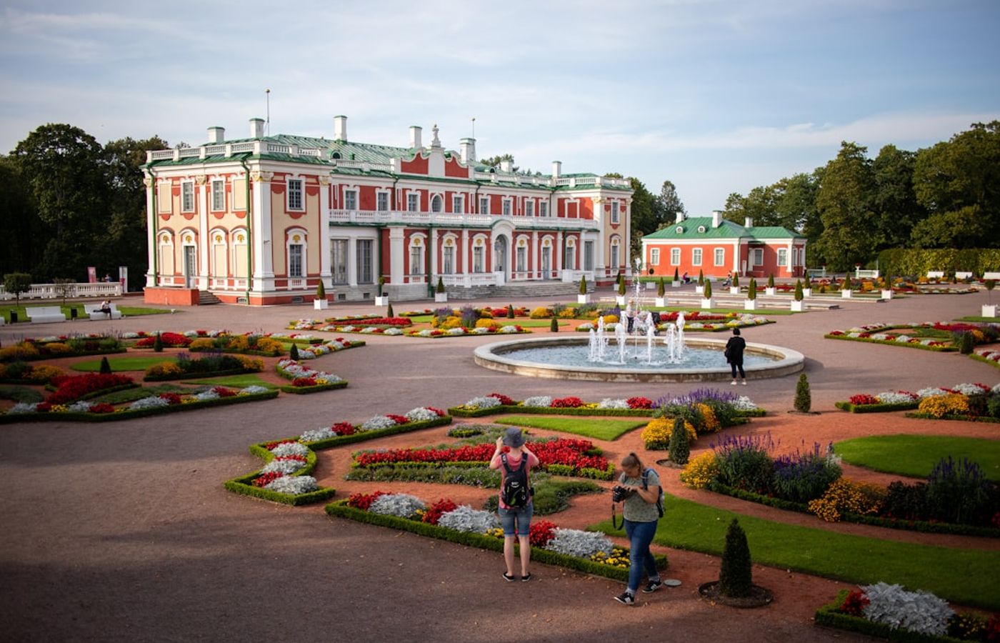 Kadriorg Palace and Kadriorg Park - Peter the Great's Baroque Retreat