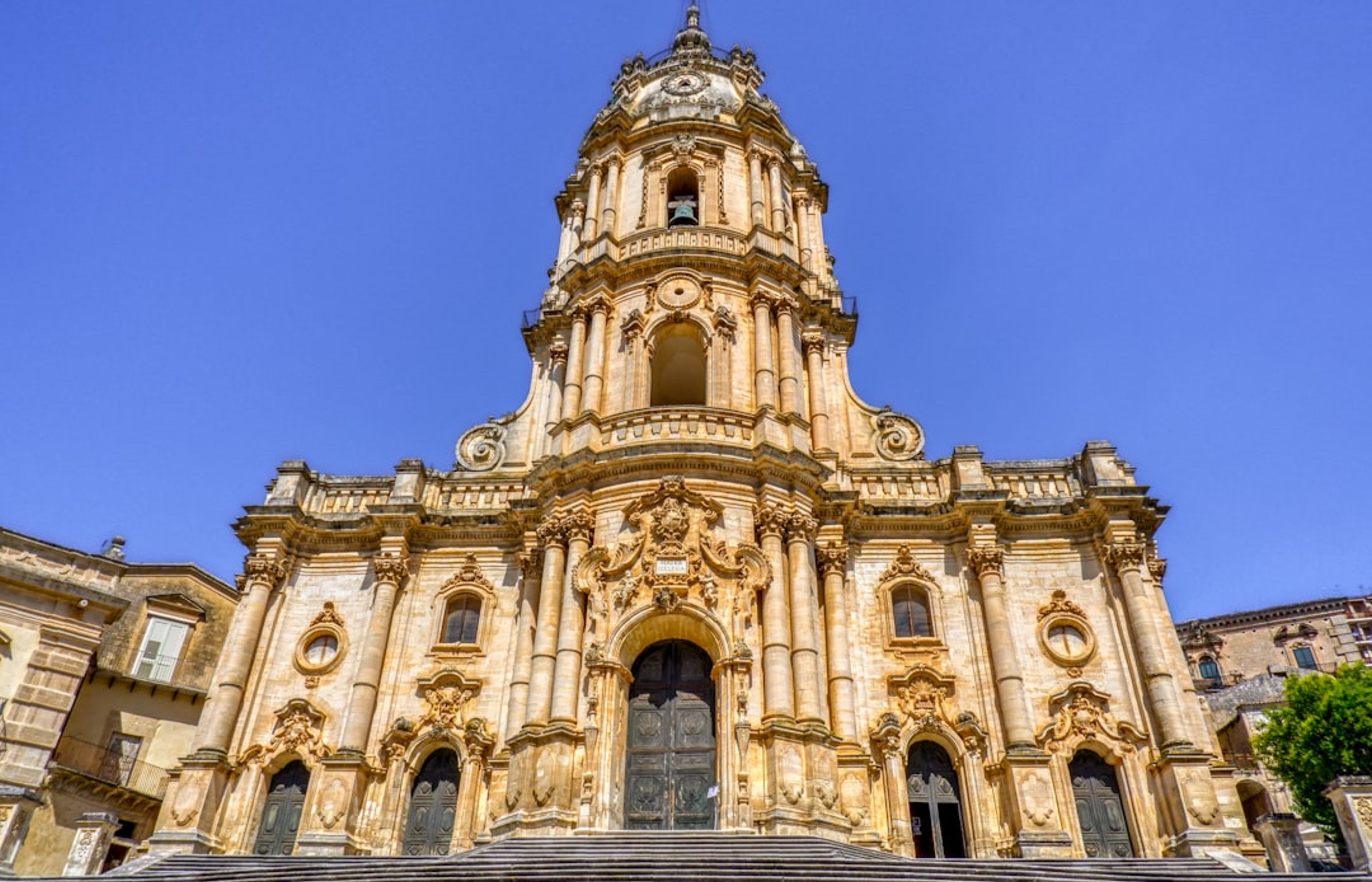 Noto - Late Baroque Showpiece of the Val di Noto