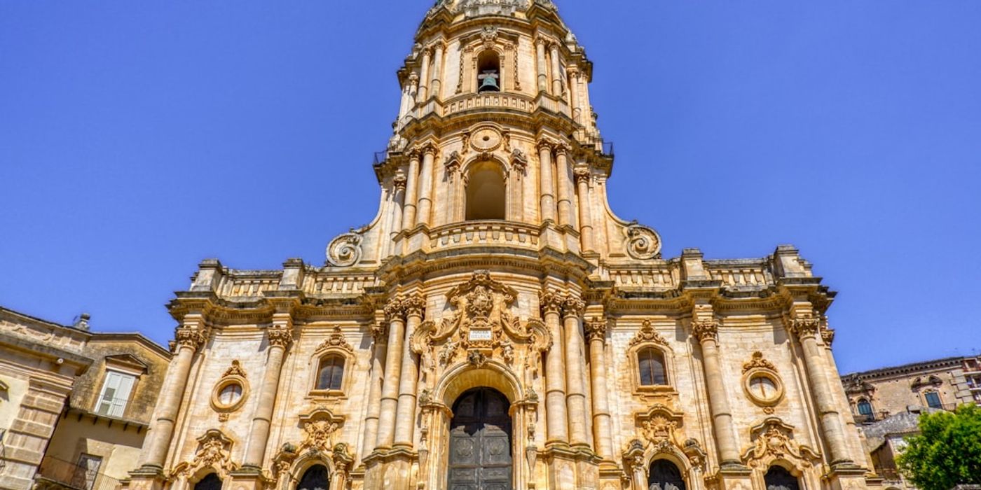 Hotels near Noto