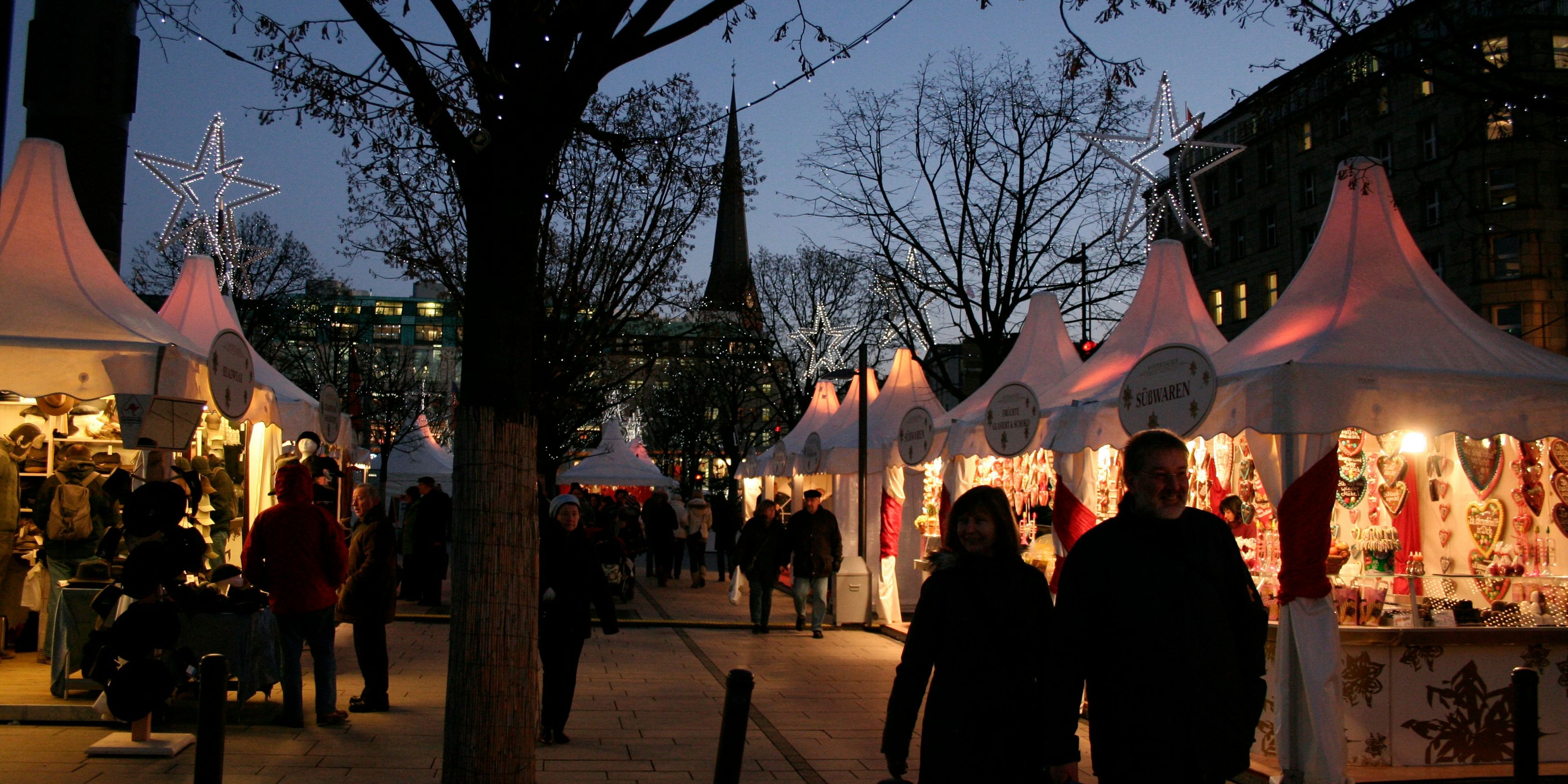 Hotels near Santa Pauli on the Reeperbahn