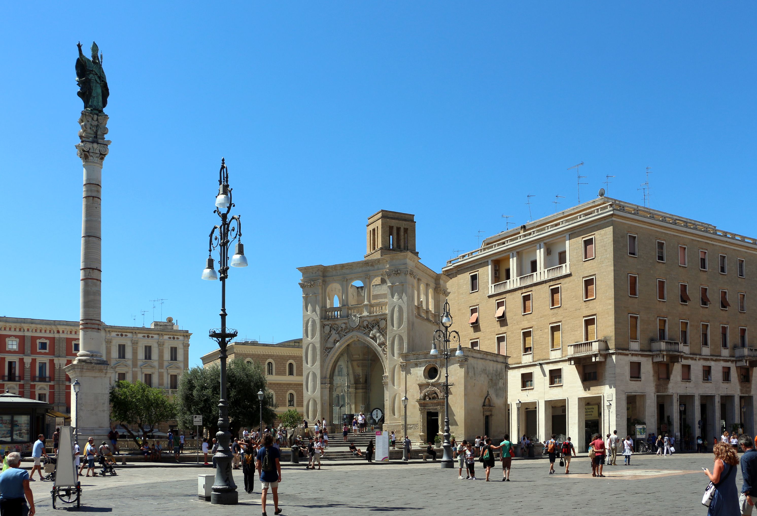 Piazza Sant'Oronzo - The Main Square and Roman Column