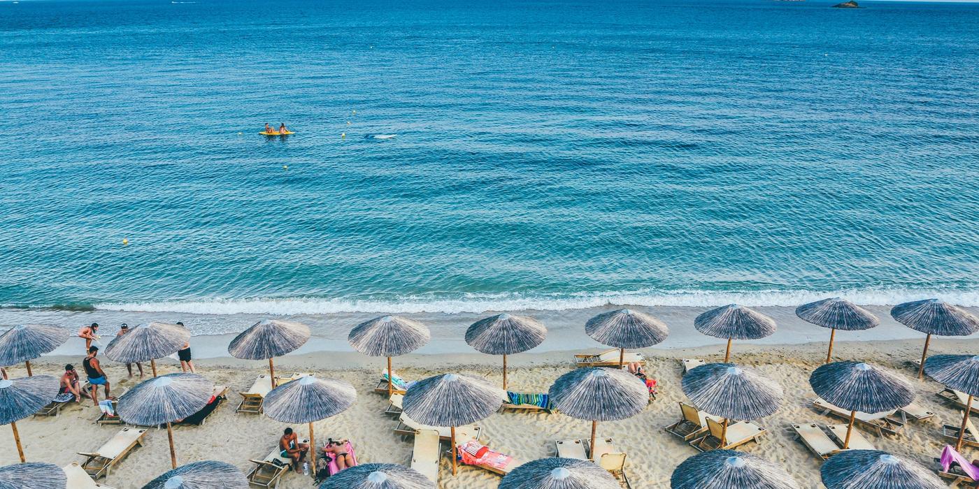 Hotels near Paradise Beach