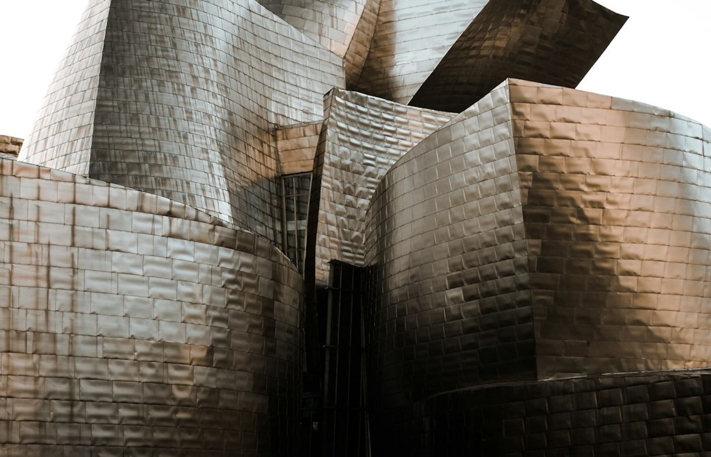 Guggenheim Museum Bilbao - The Titanium Landmark That Remade the City
