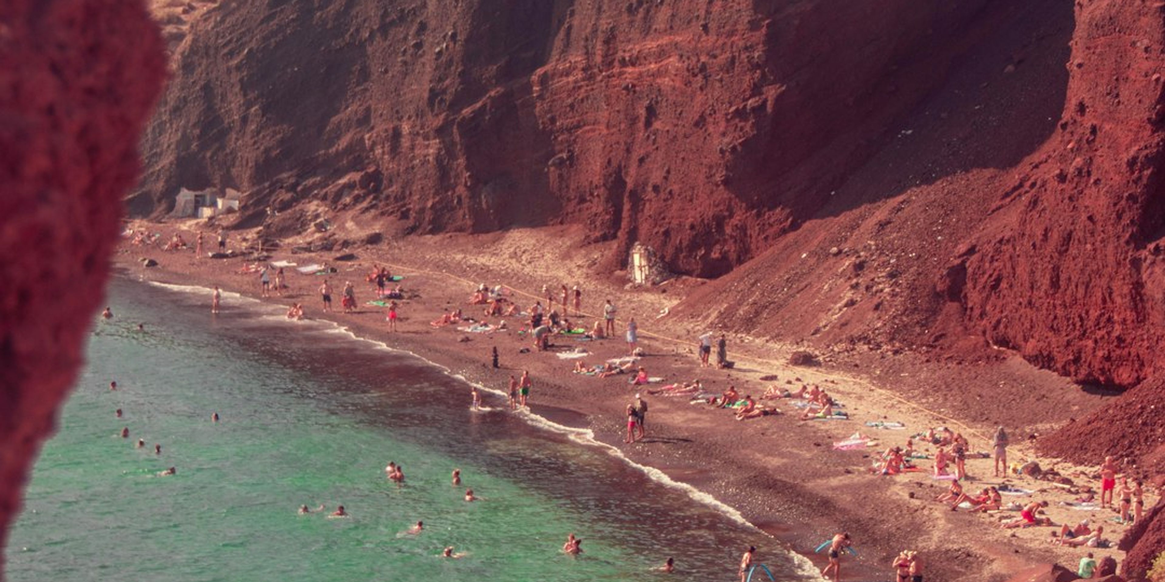Hotels near Red Beach