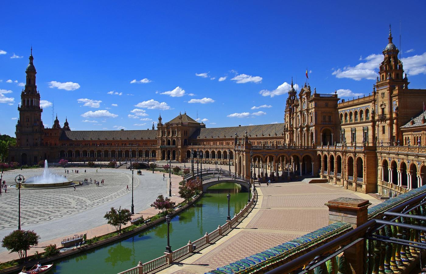 Plaza de Espana - Seville's Most Photogenic Public Square