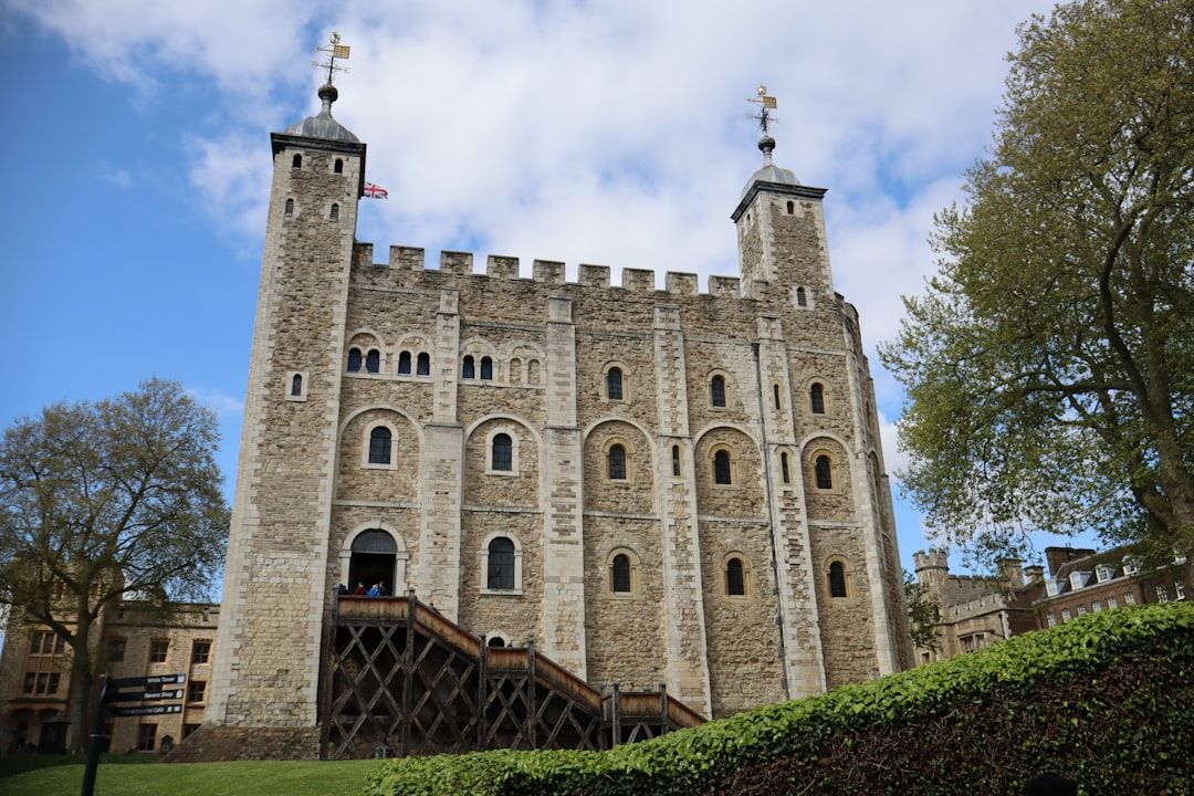 Tower of London - Nine Centuries of Royal History