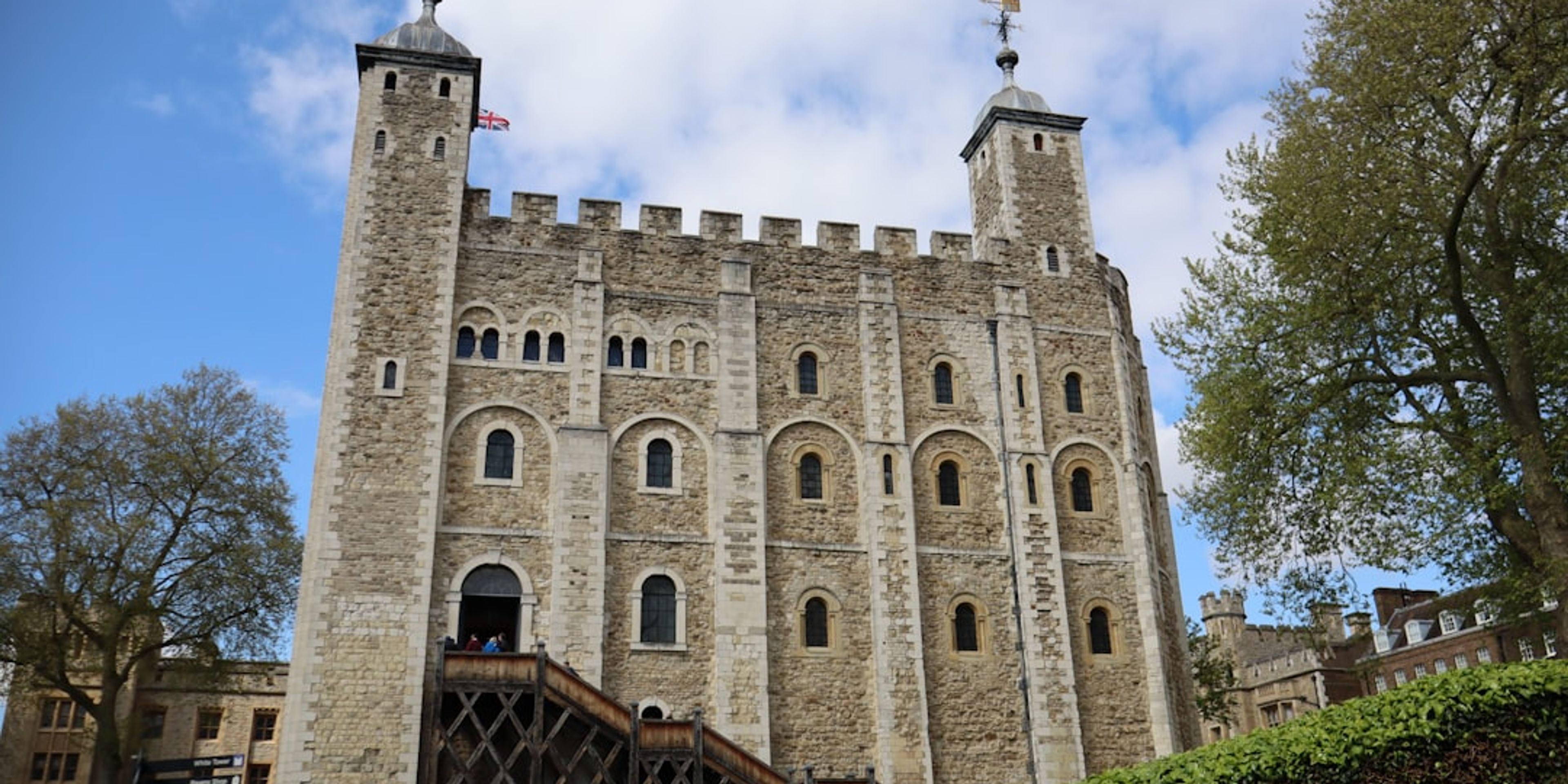 Hotels near Tower of London
