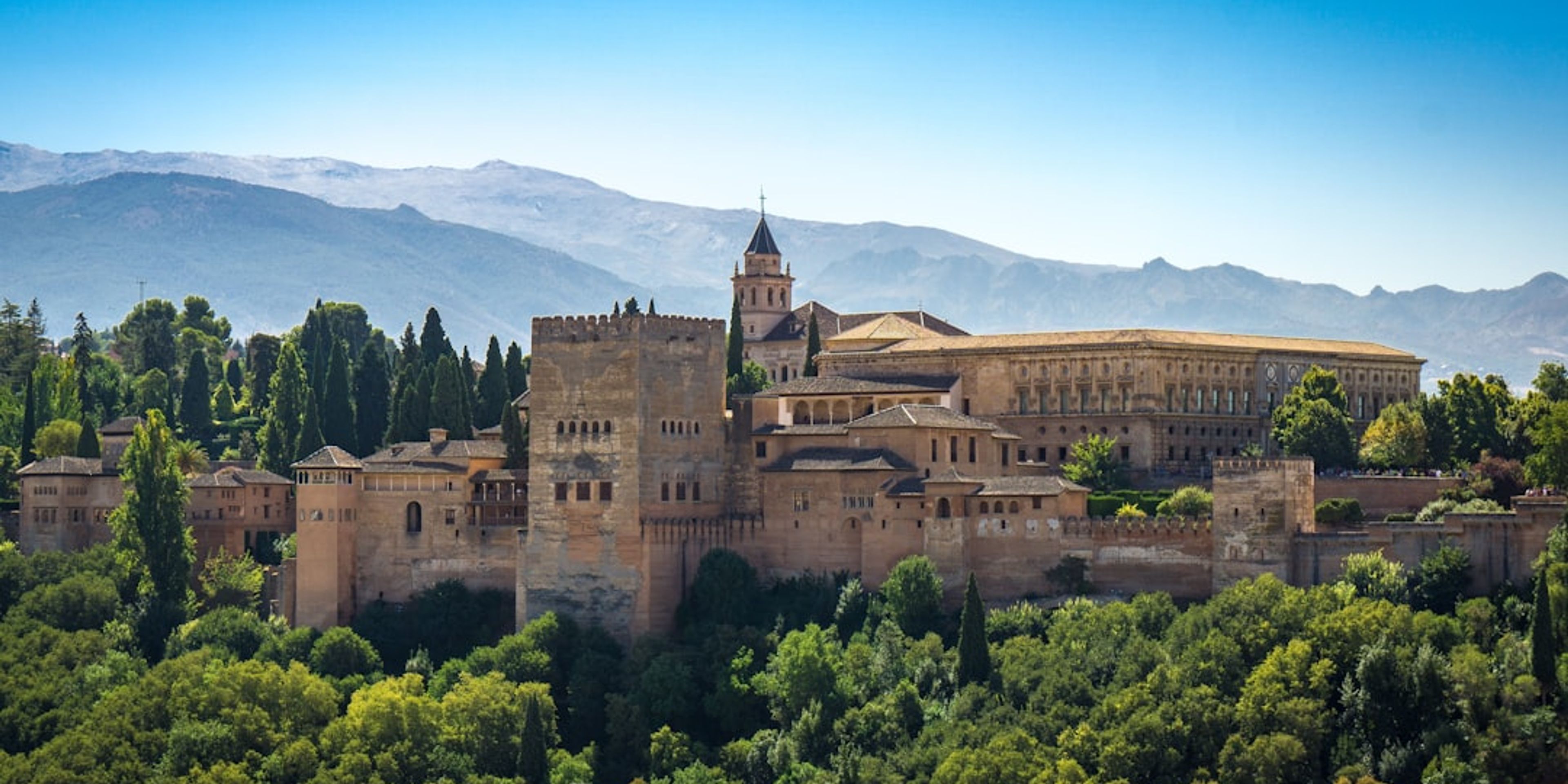 Hotels near Alhambra
