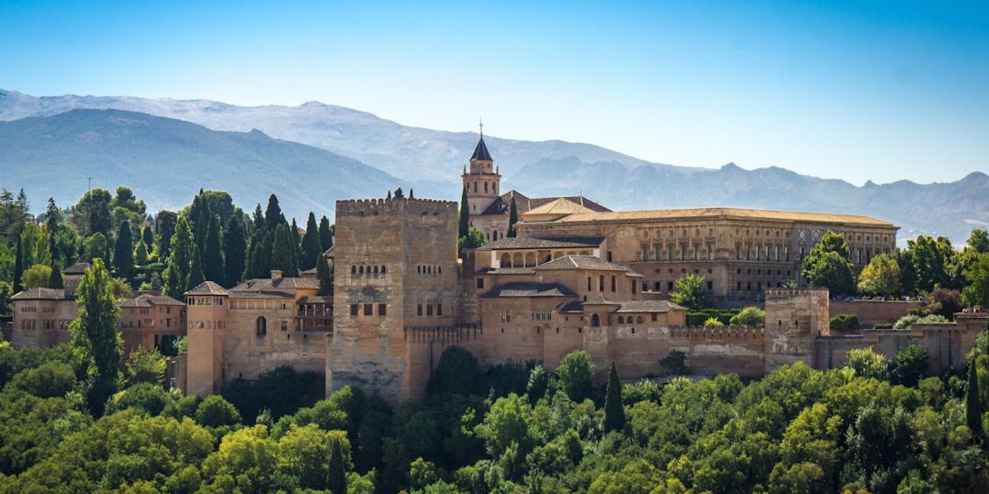 Hotels near Alhambra