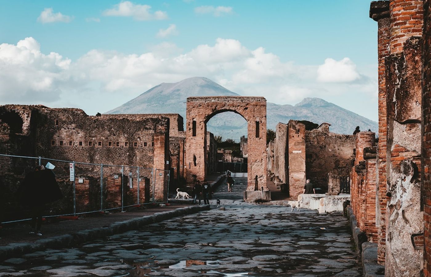 Pompeii - The Roman City Frozen by Mount Vesuvius