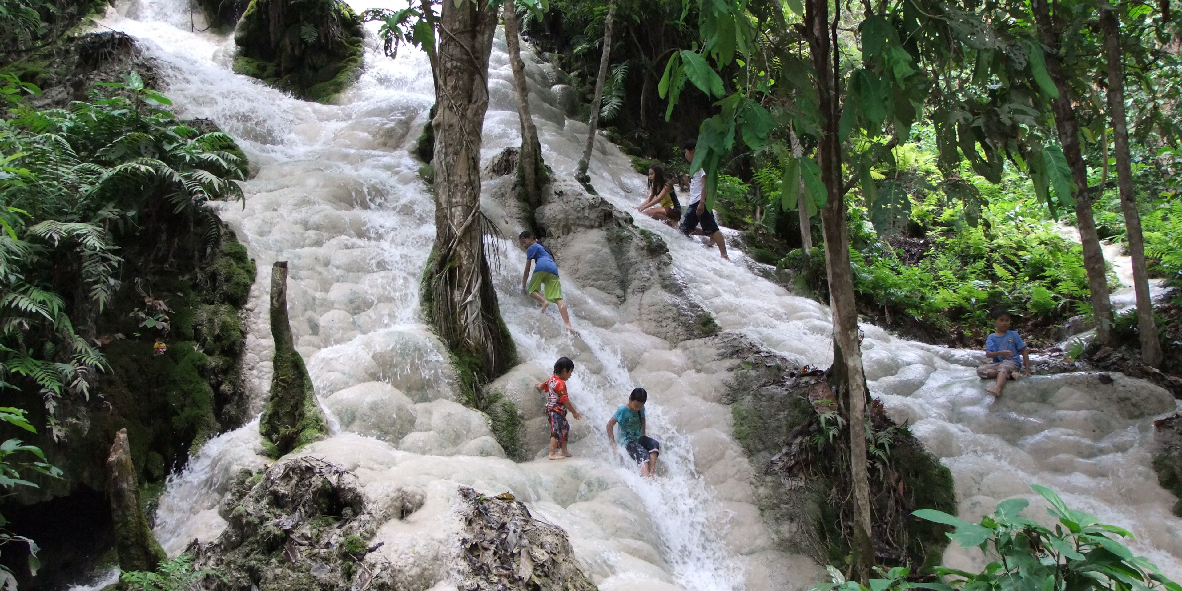 Hotels near Bua Tong Sticky Waterfalls