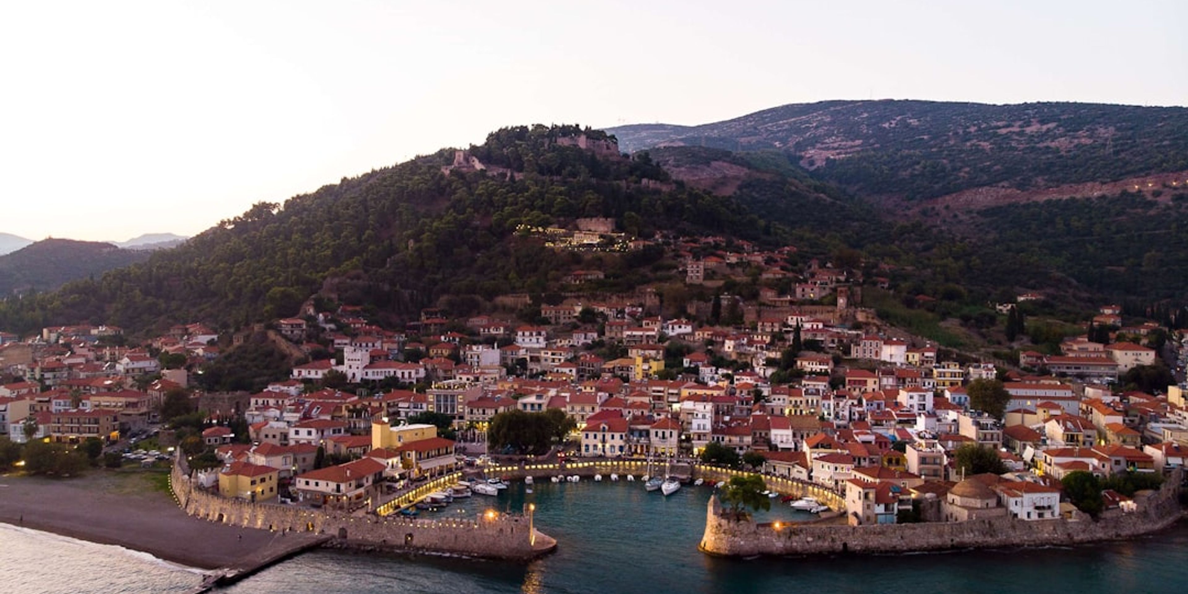 Hotels near Panagia Ekatontapyliani