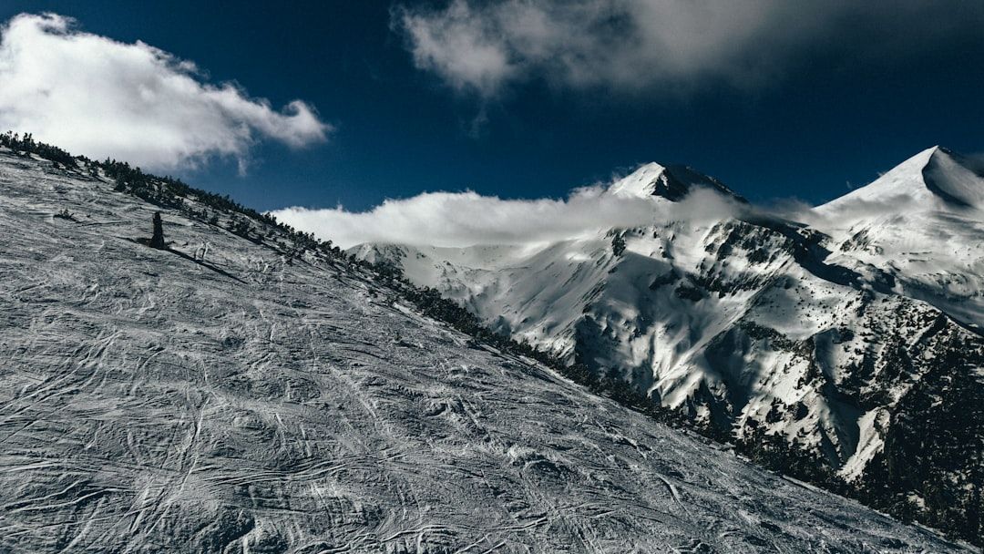 Balkaniada (Piste No. 4) - The Quiet Red for Carrying Speed