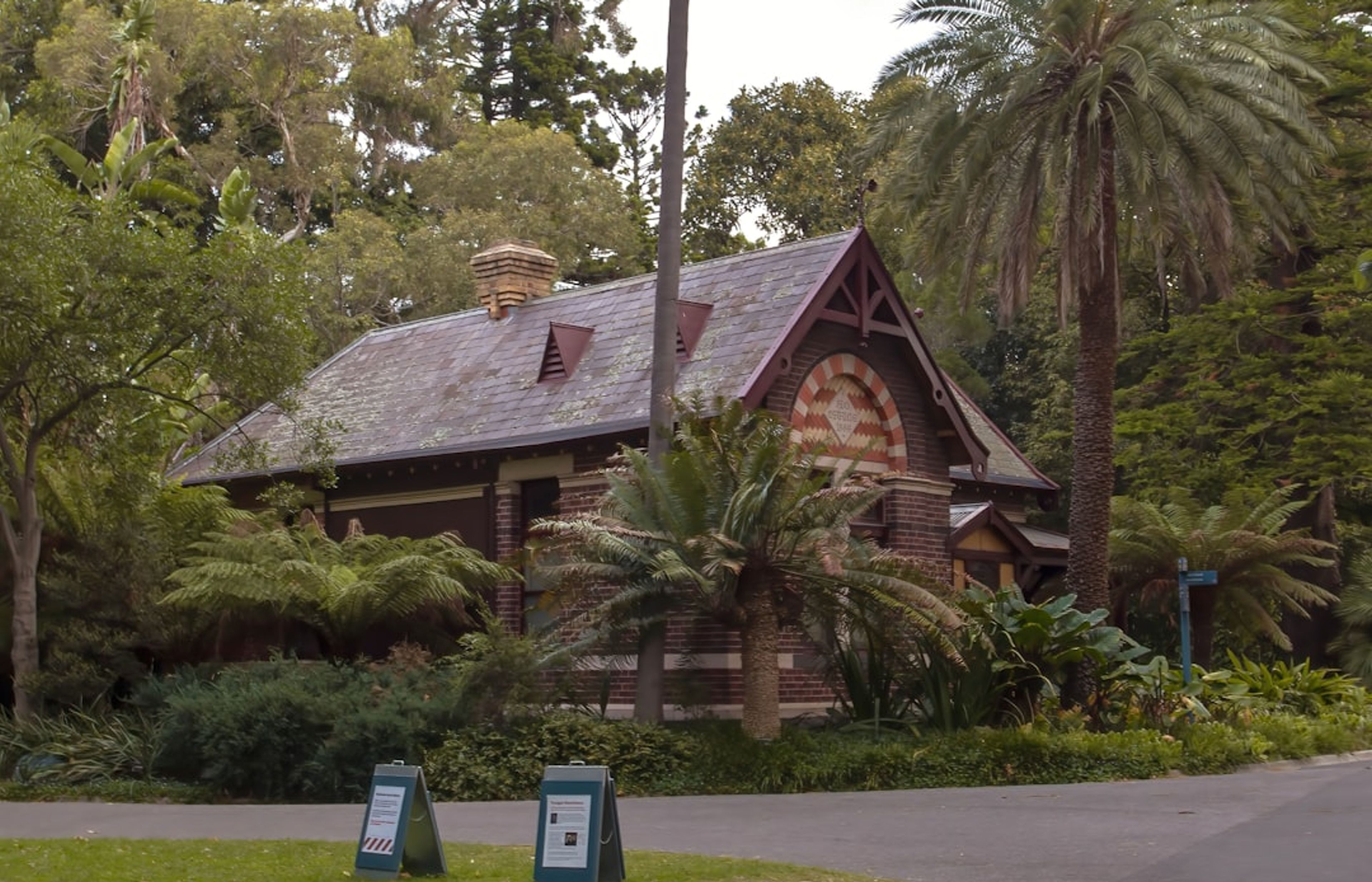 Royal Botanic Gardens Melbourne - The 38-Hectare Green Lung