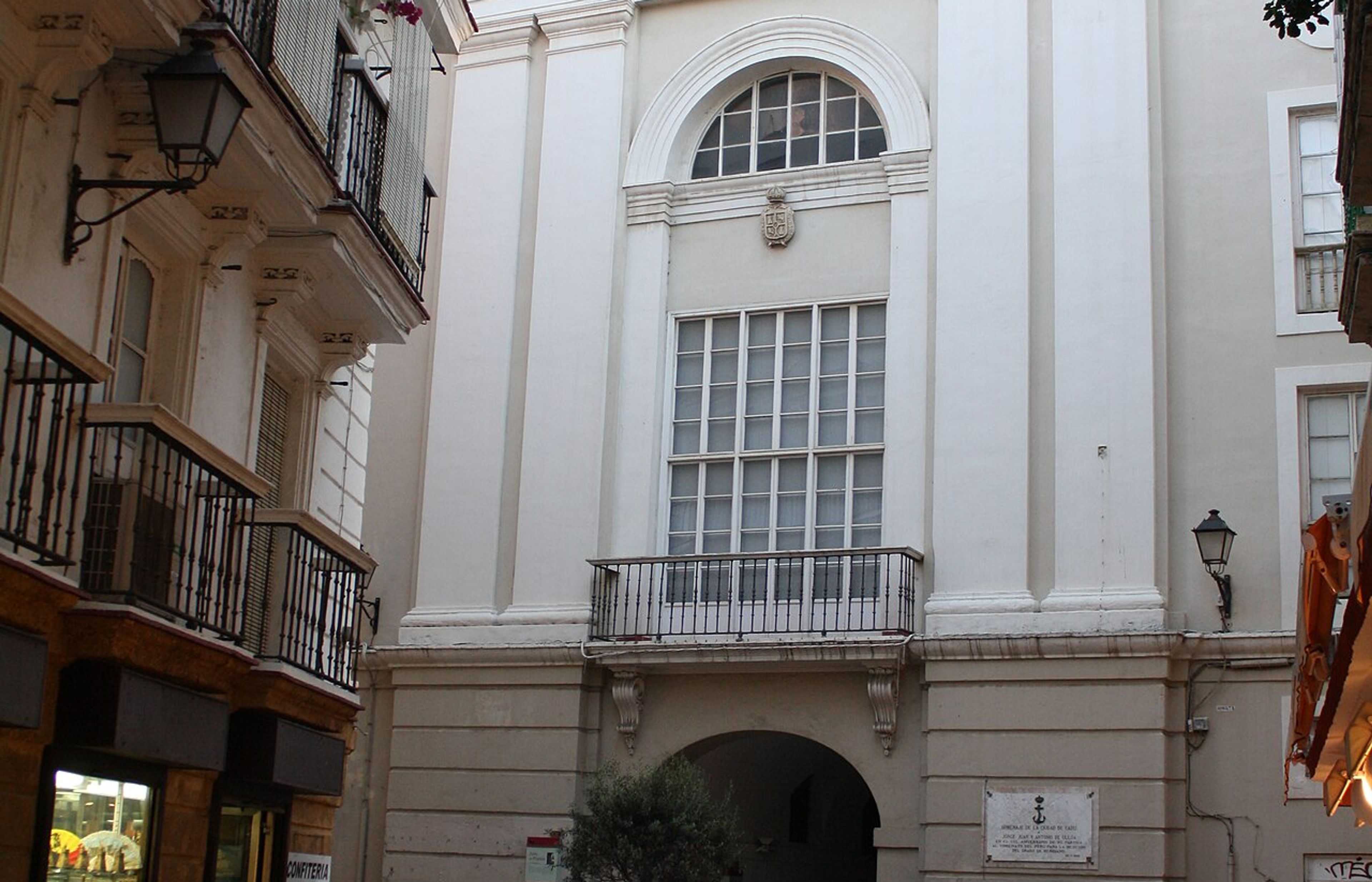 Barrio del Pópulo - The Medieval Old Quarter