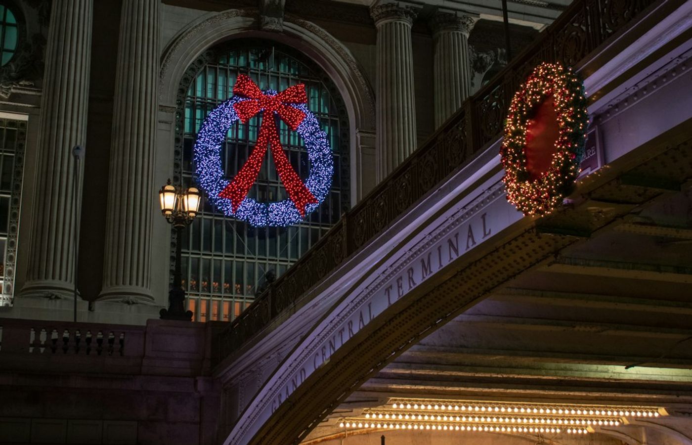 Grand Central Holiday Fair - Shopping under the Chandeliers