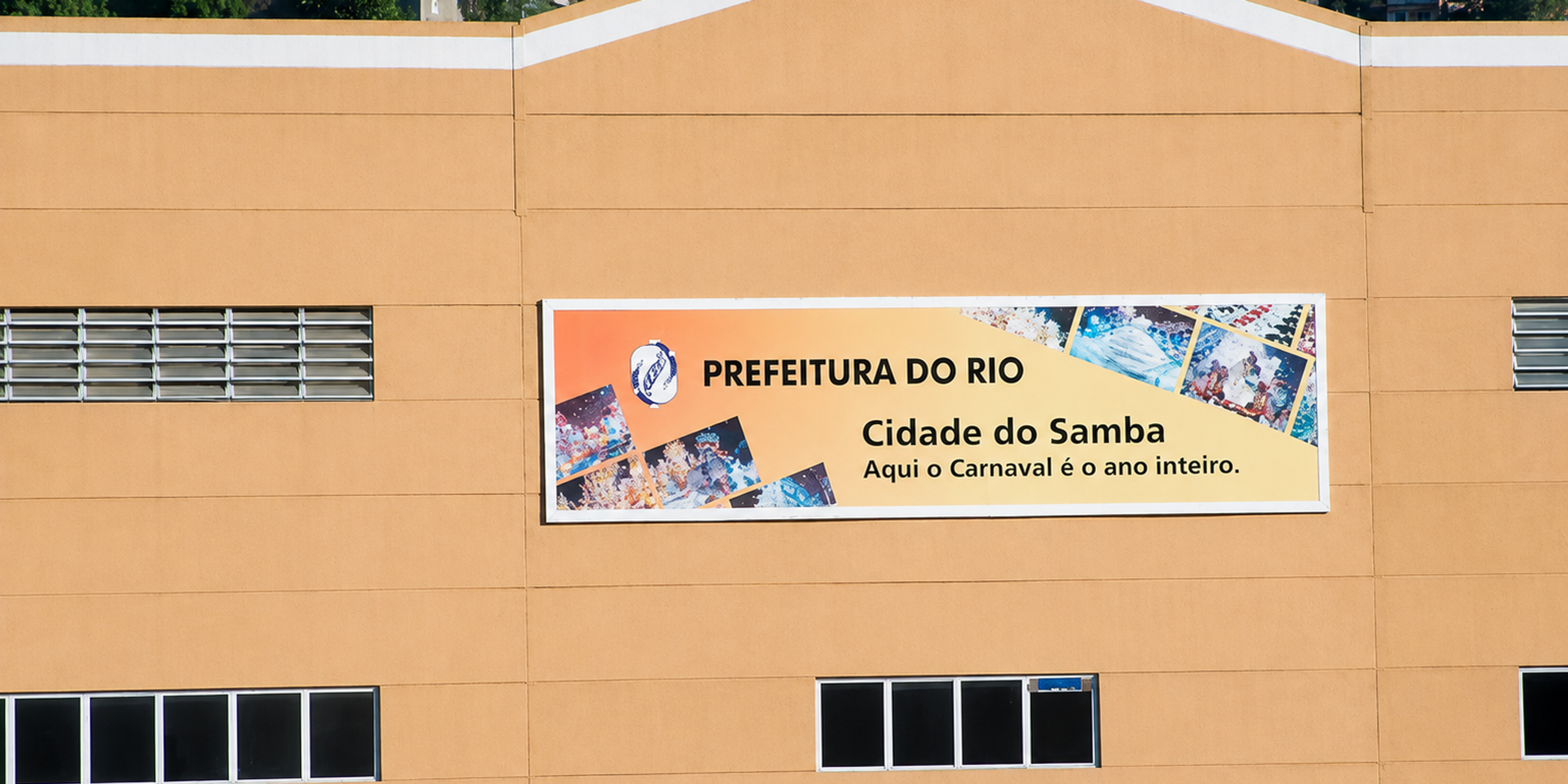 Hotels near Cidade do Samba