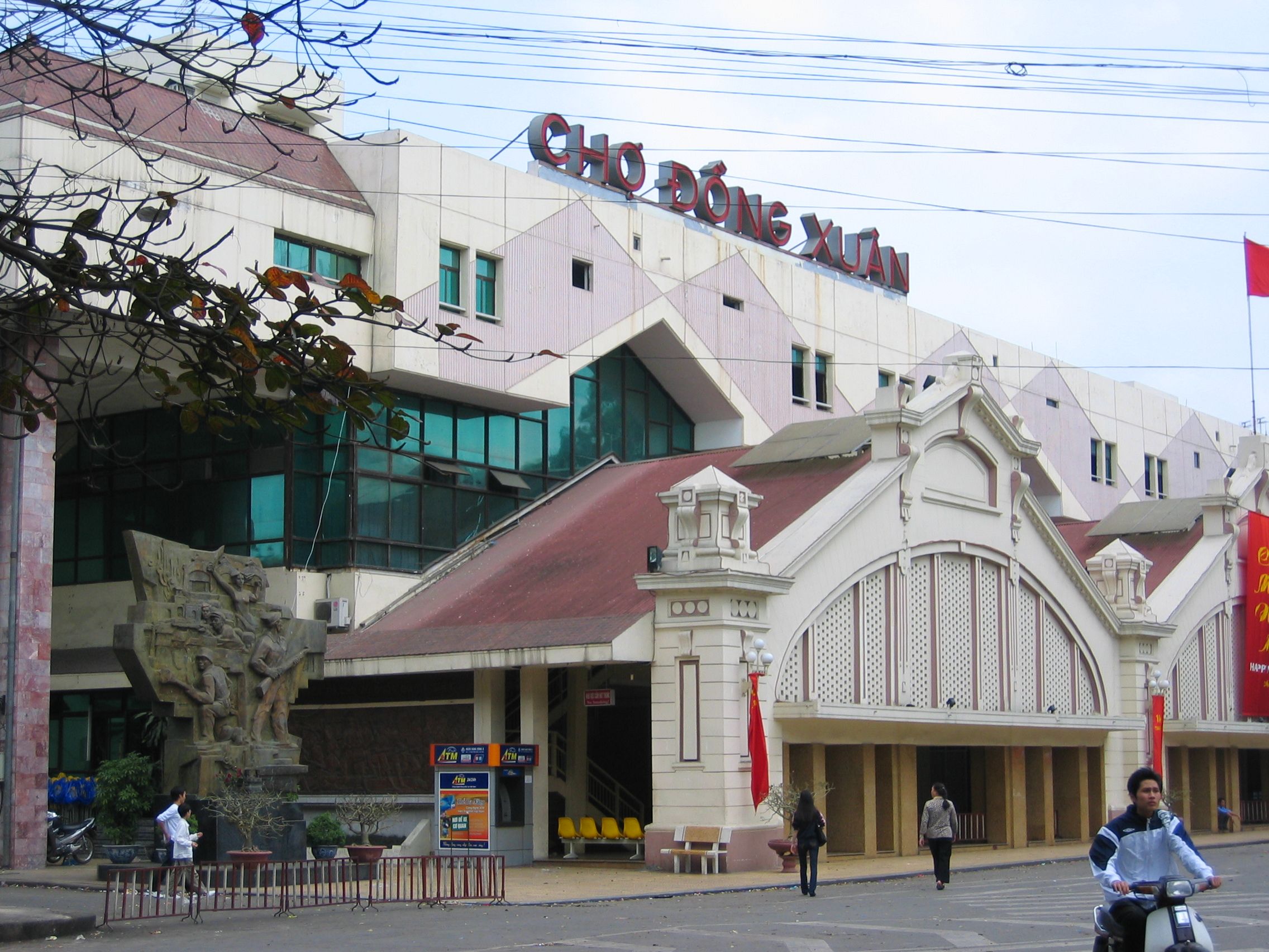 Dong Xuan Market and Old Quarter Night Market