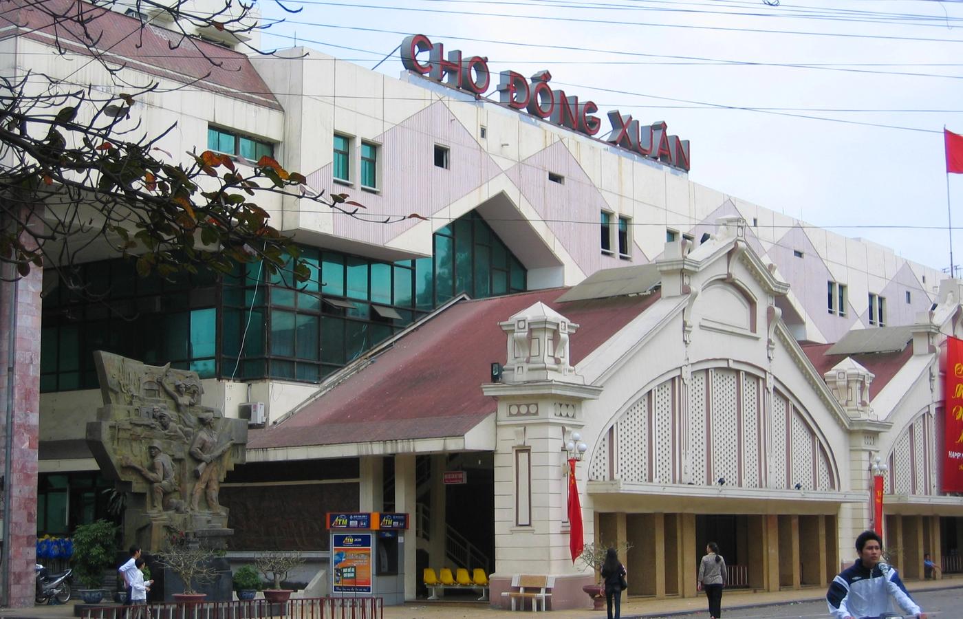Dong Xuan Market and Old Quarter Night Market