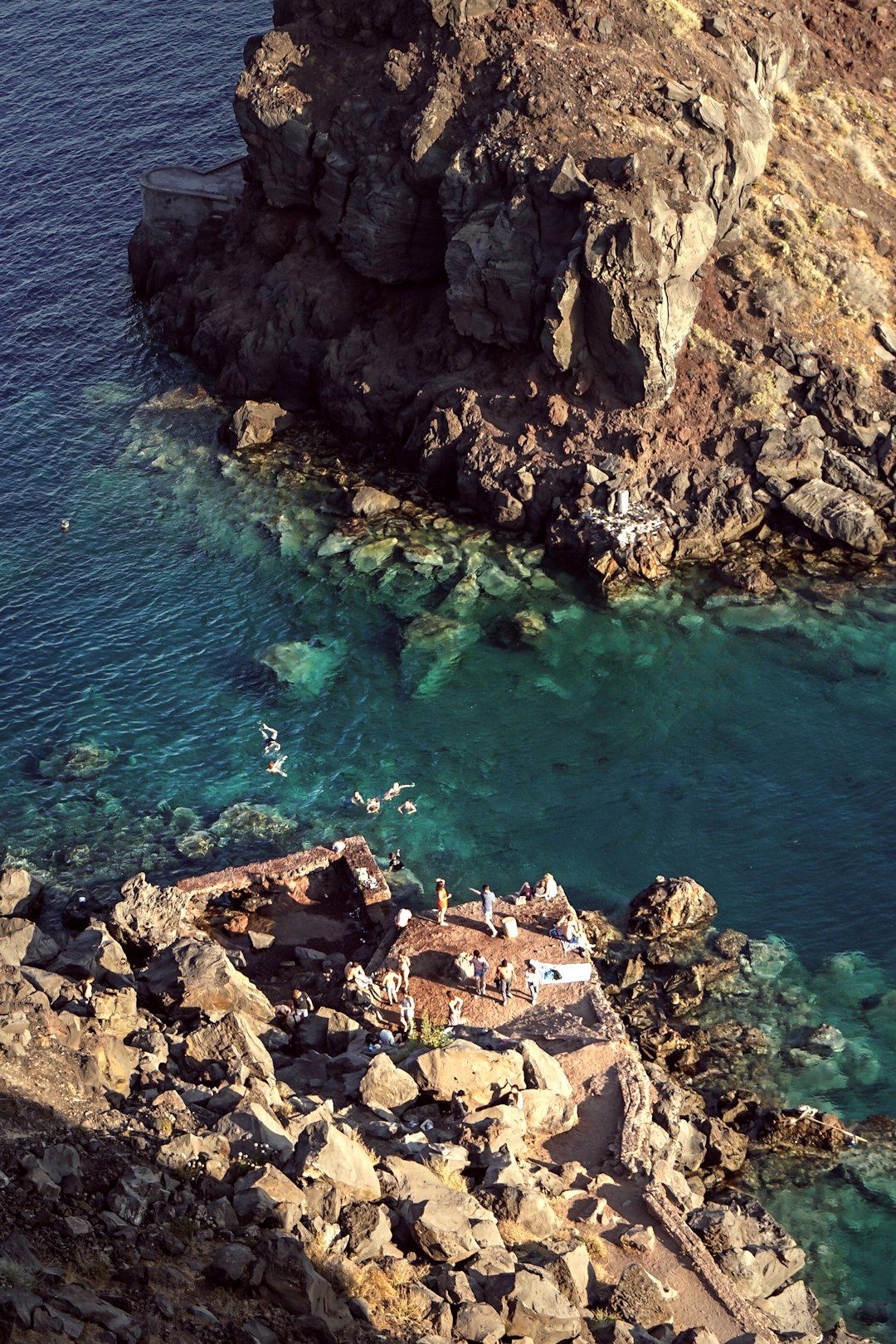 Amoudi Bay - Fresh Seafood Below the Oia Cliffs