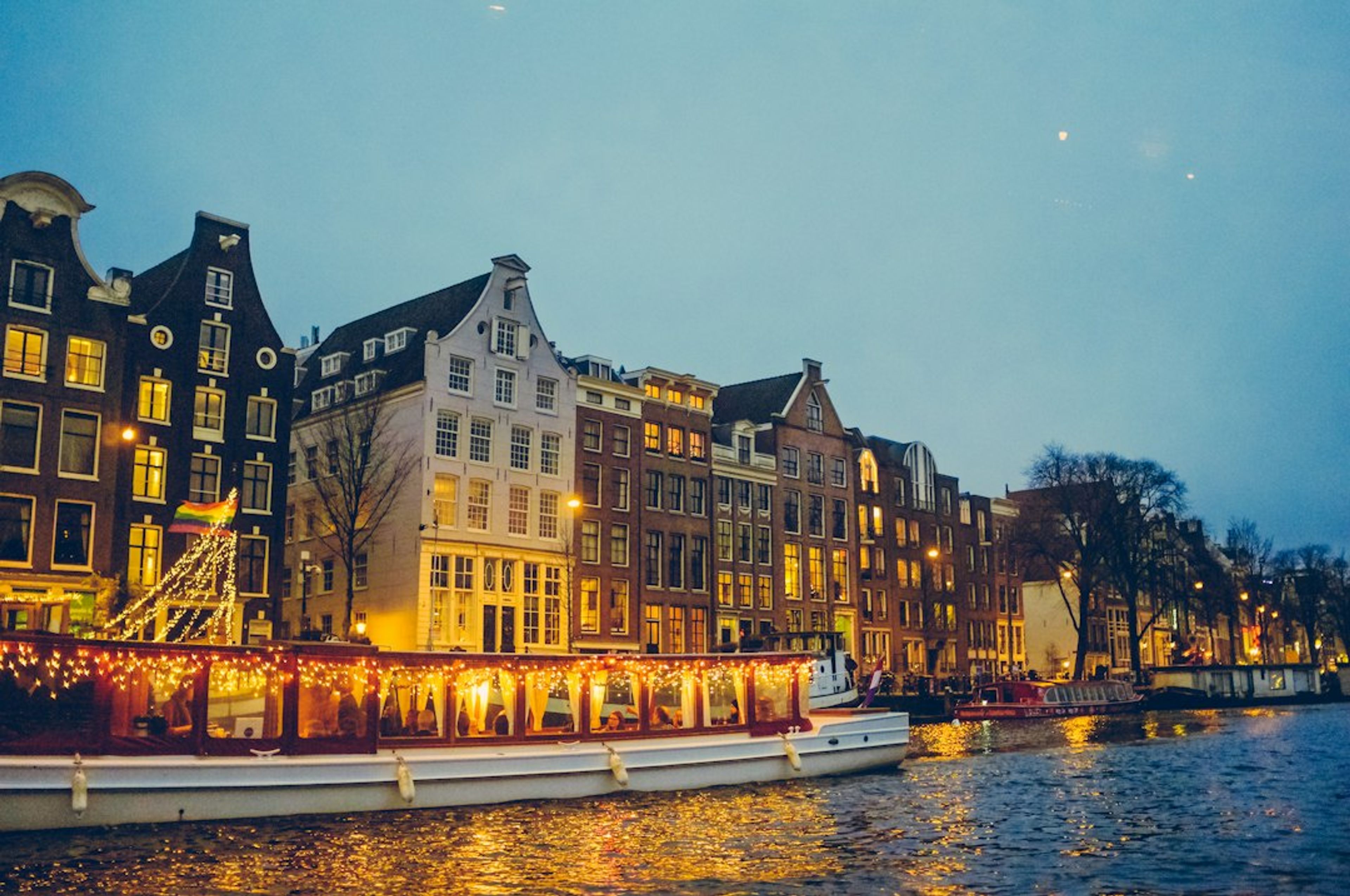 Amsterdam Christmas Market 2026: Dates, Lights & Skating