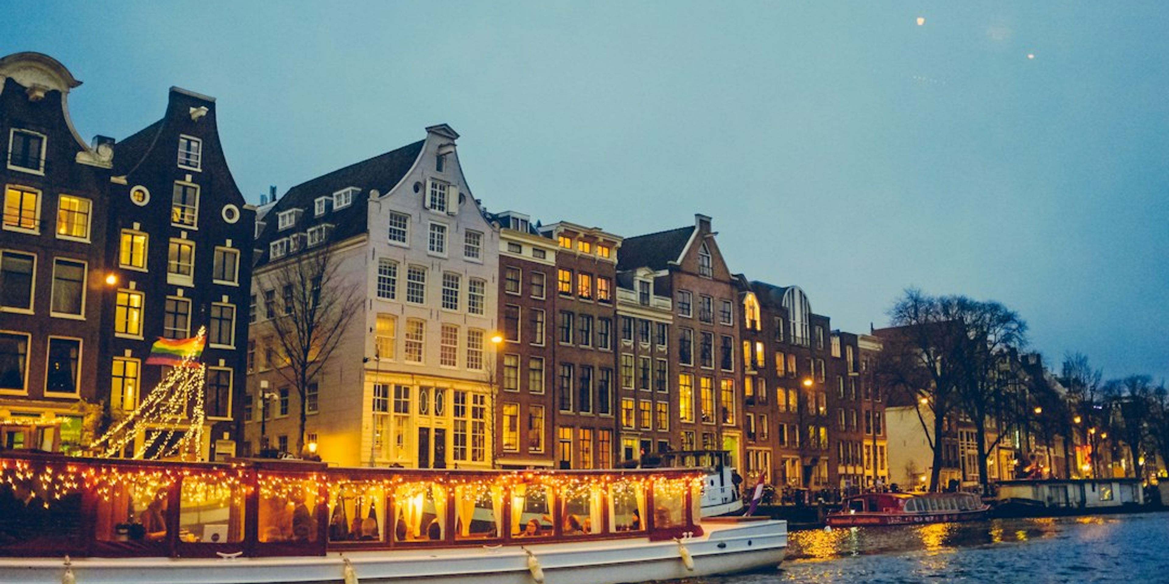 Amsterdam Christmas Market 2026: Dates, Lights & Skating