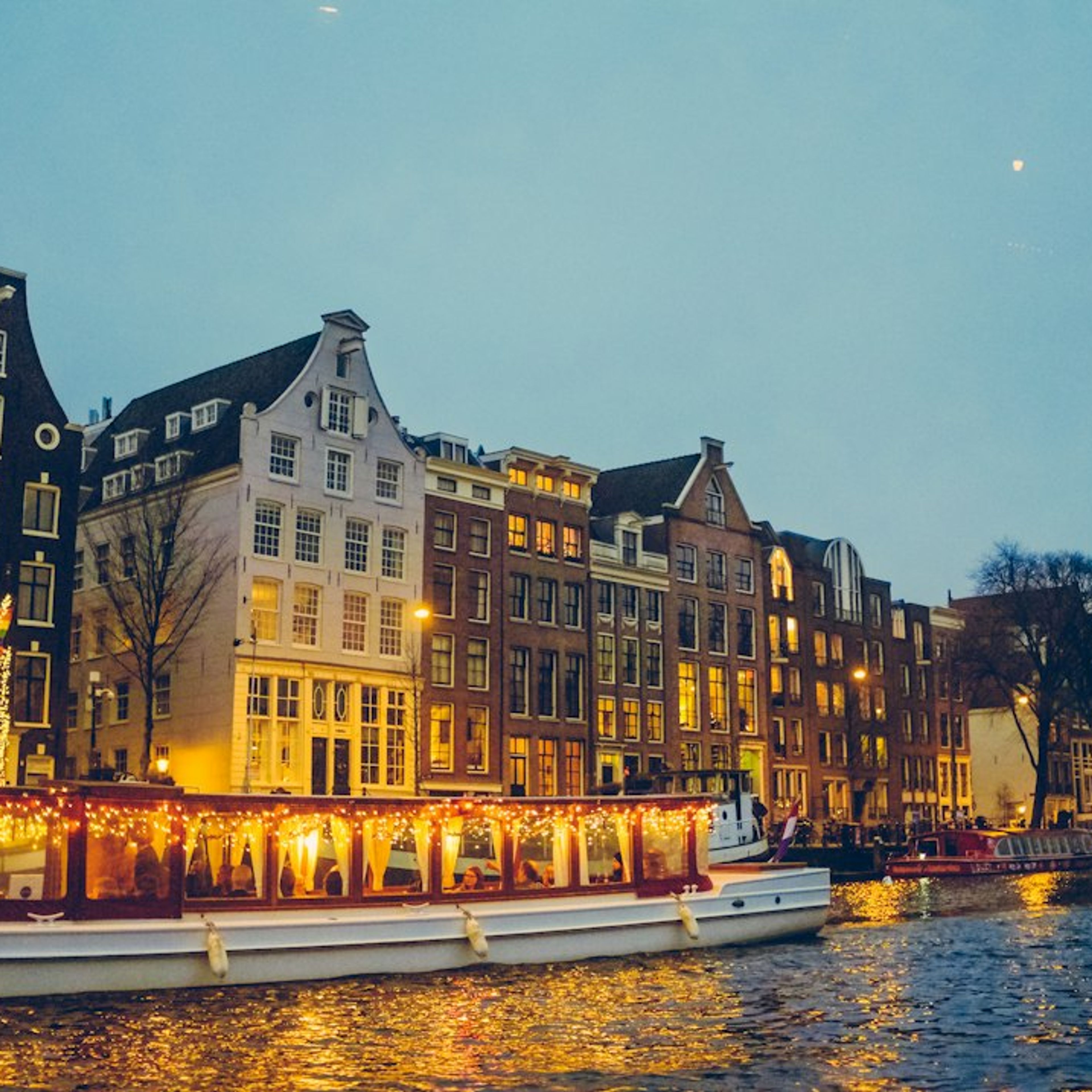 Amsterdam Christmas Market 2026: Dates, Lights & Skating