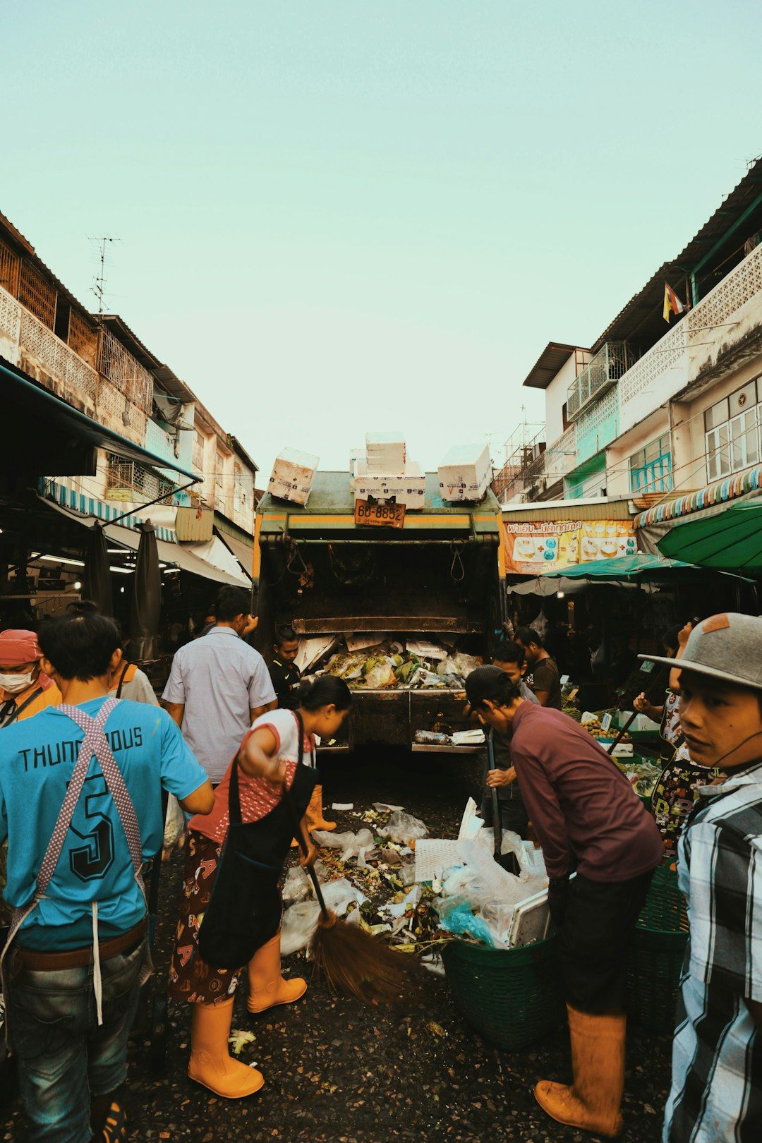 Pak Klong Talad - Bangkok's 24-Hour Flower Market