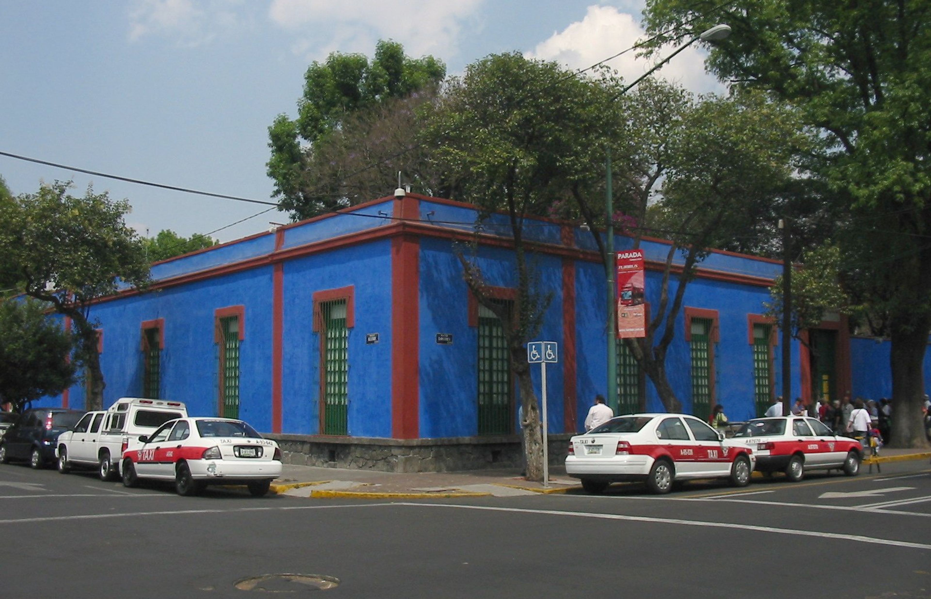 Museo Frida Kahlo (Casa Azul) - The Blue House in Coyoacan