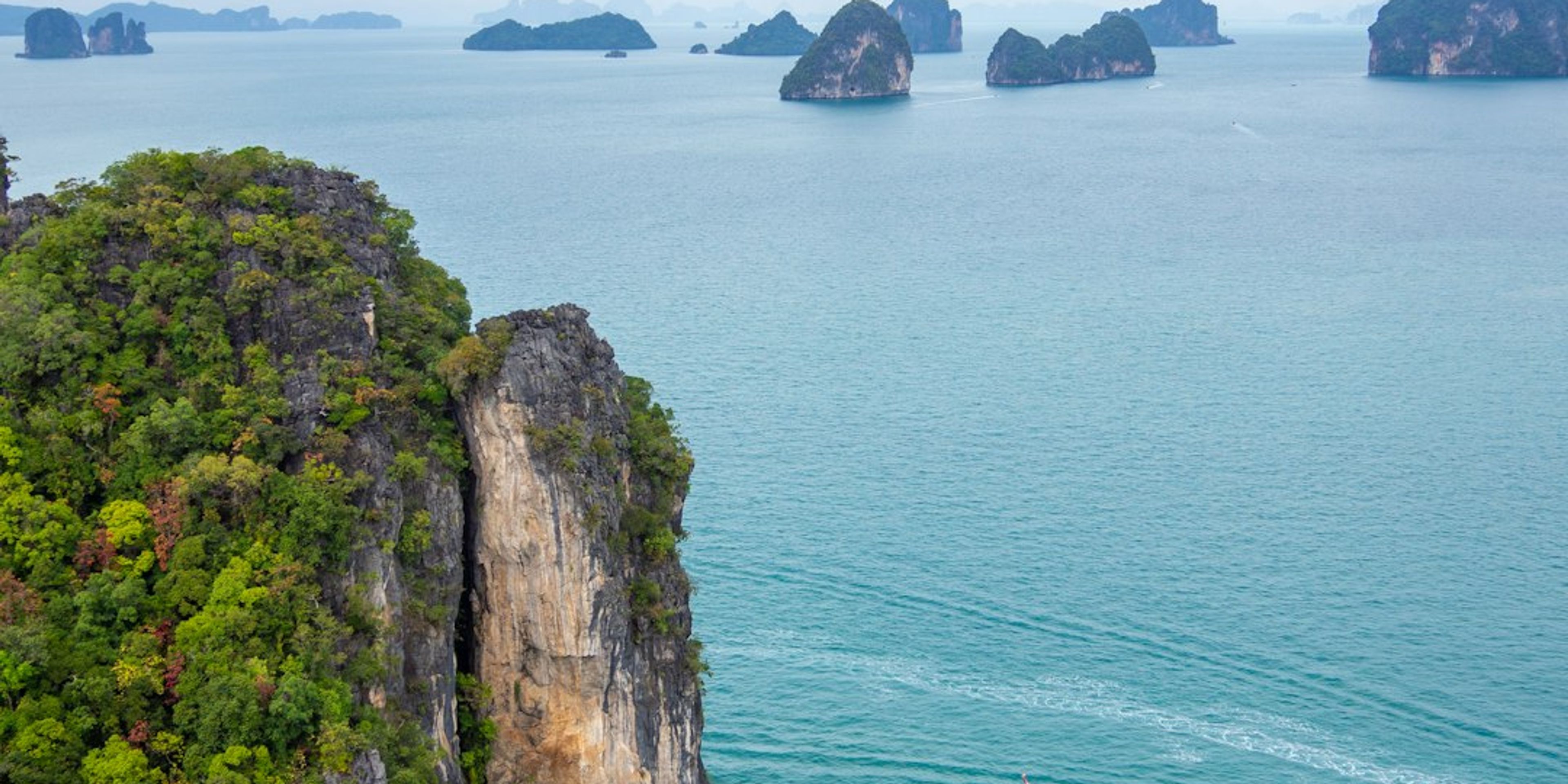 Hotels near Hong Islands