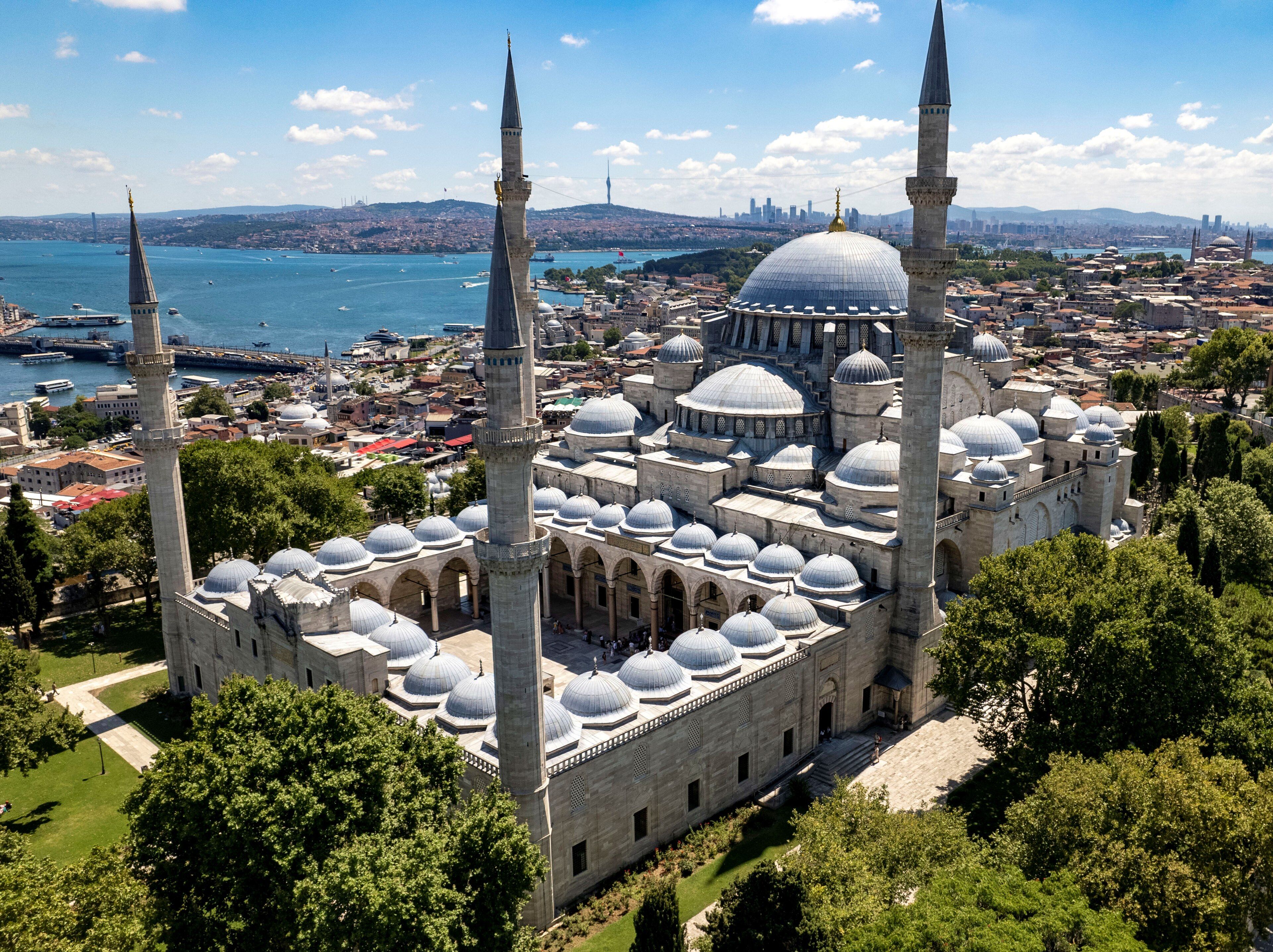 Suleymaniye Mosque - Sinan's Best Room and a Free Terrace