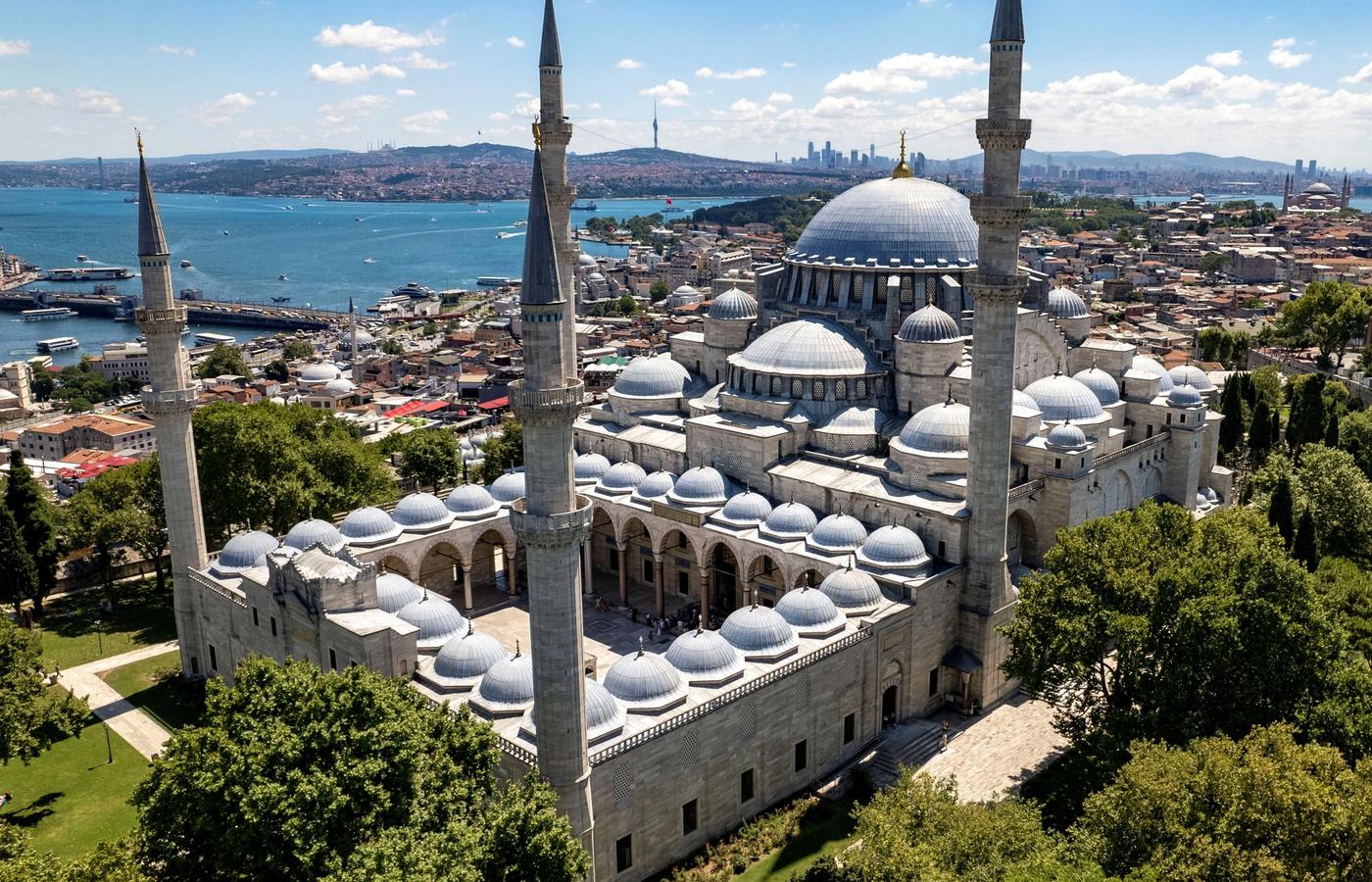 Suleymaniye Mosque - Sinan's Best Room and a Free Terrace
