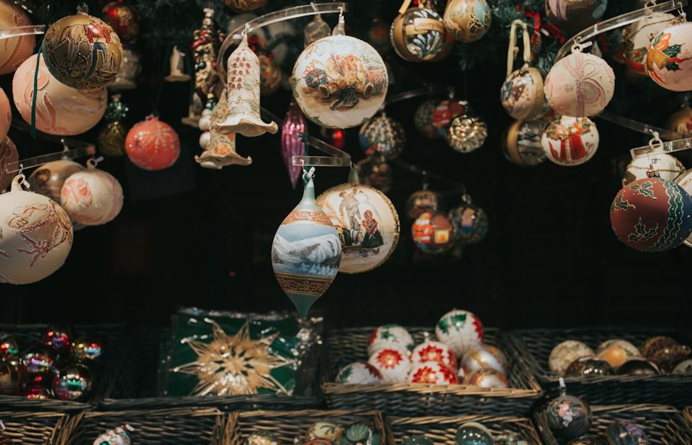 Spittelberg Christmas Market - Craft Stalls in Biedermeier Lanes