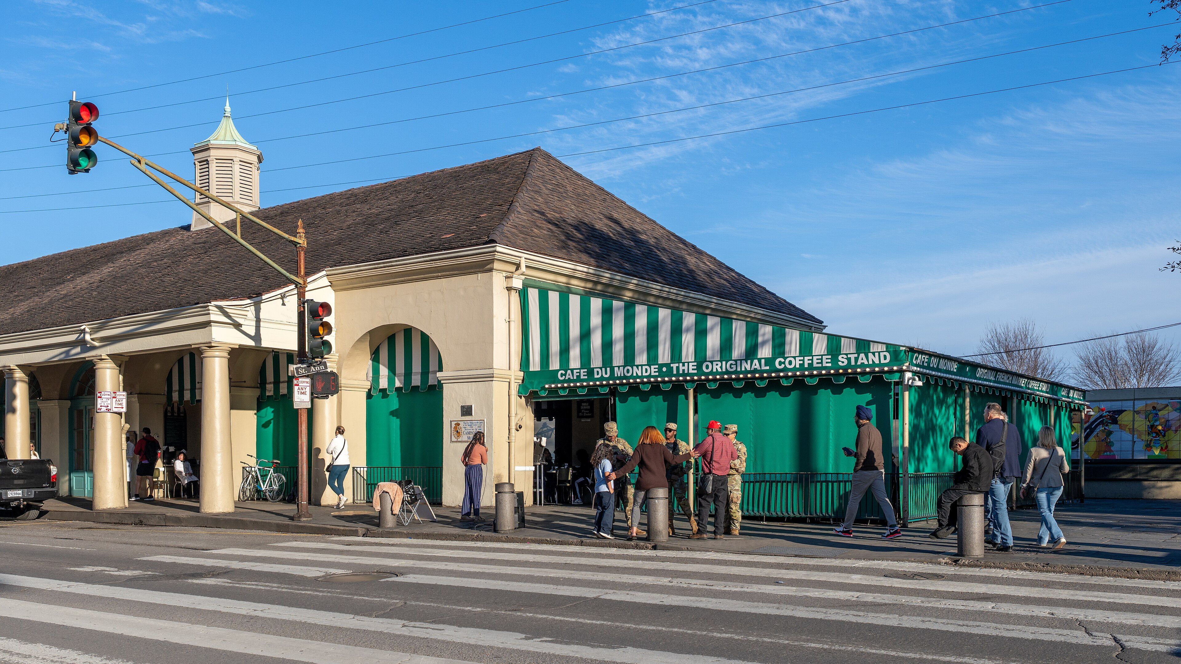 Cafe du Monde and the French Market - Beignets at Any Hour