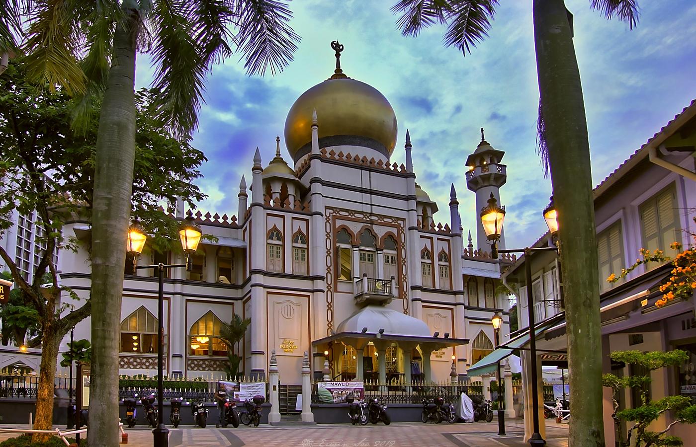 Sultan Mosque and Kampong Glam - Worth It at 10:00, Overrun by 20:00