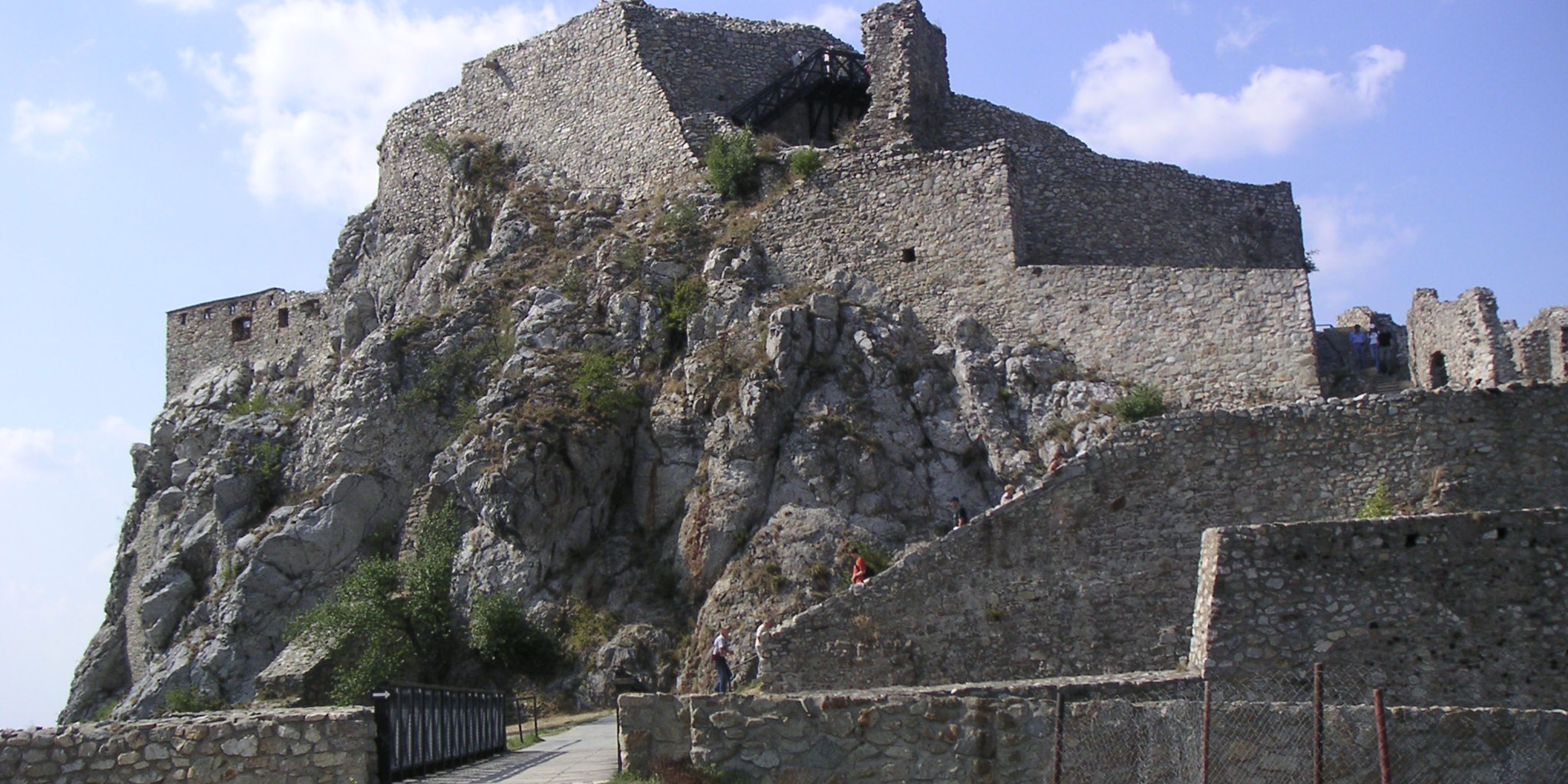 Hotels near Devin Castle