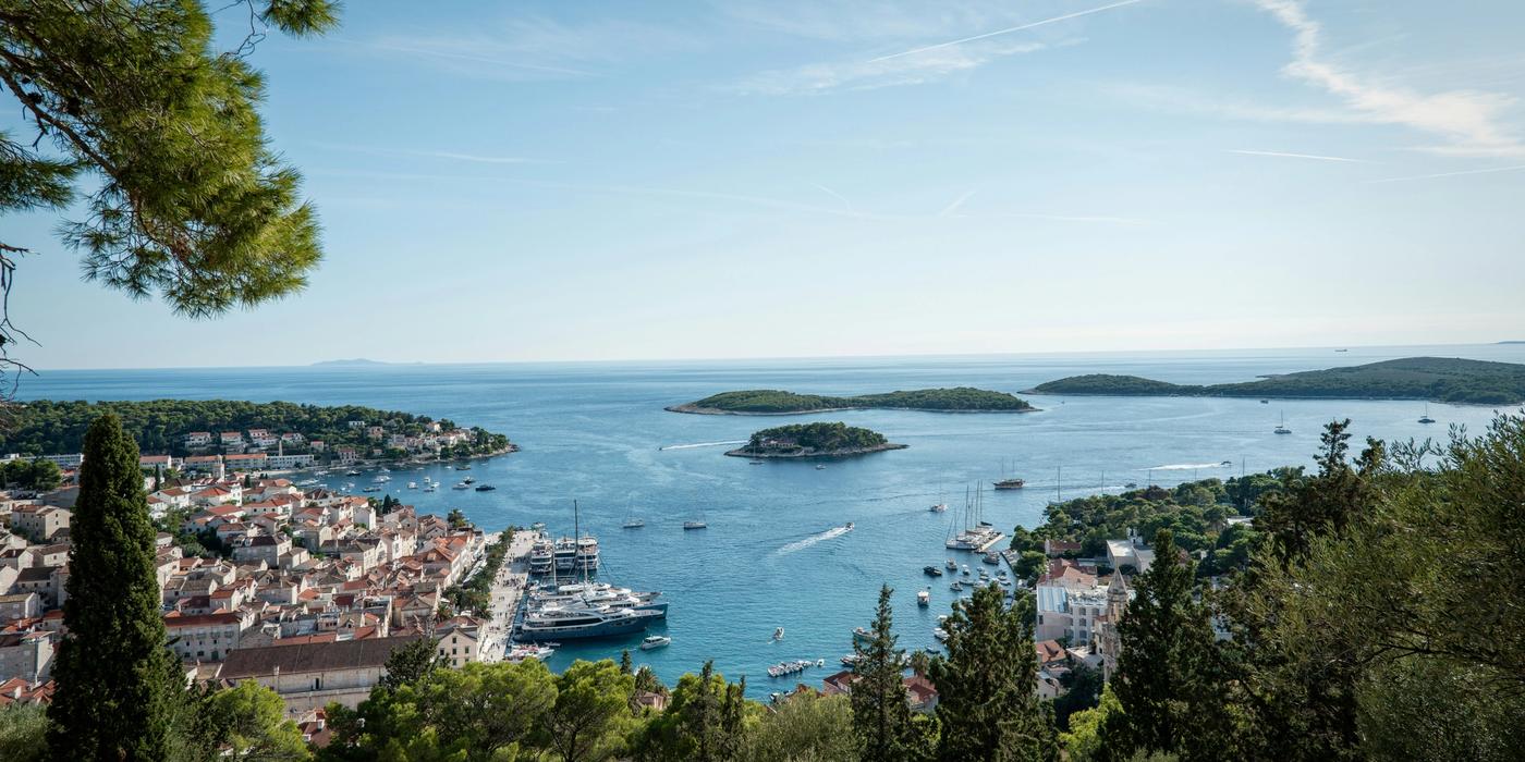 Hotels near Pakleni Islands
