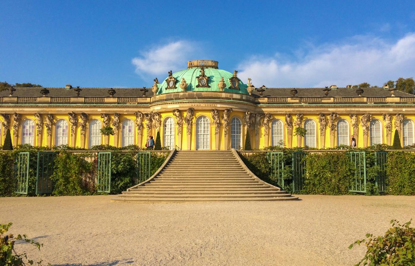 Sanssouci and Potsdam - Vineyard Terraces in Full Colour