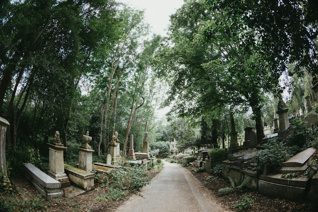 Highgate Cemetery - Victorian Gothic Graves and Dark History in North London