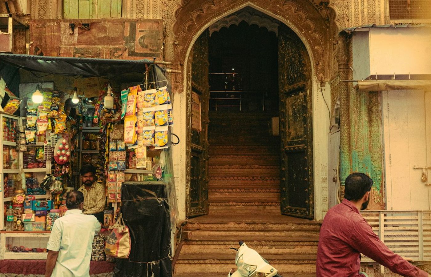 The Grand Bazaar - Four Thousand Shops and a Dry Roof