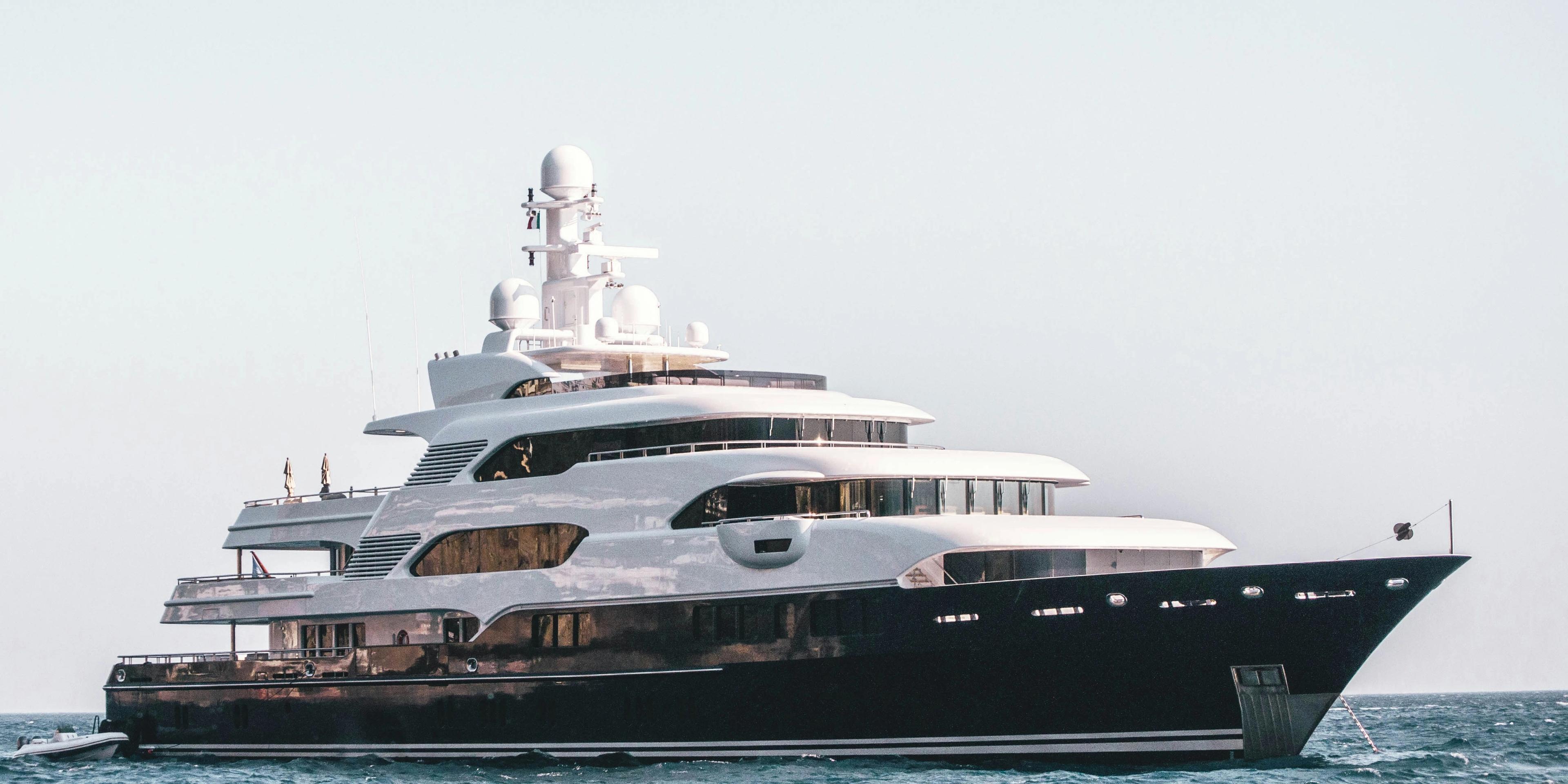 Hotels near The Five Star Boat Party