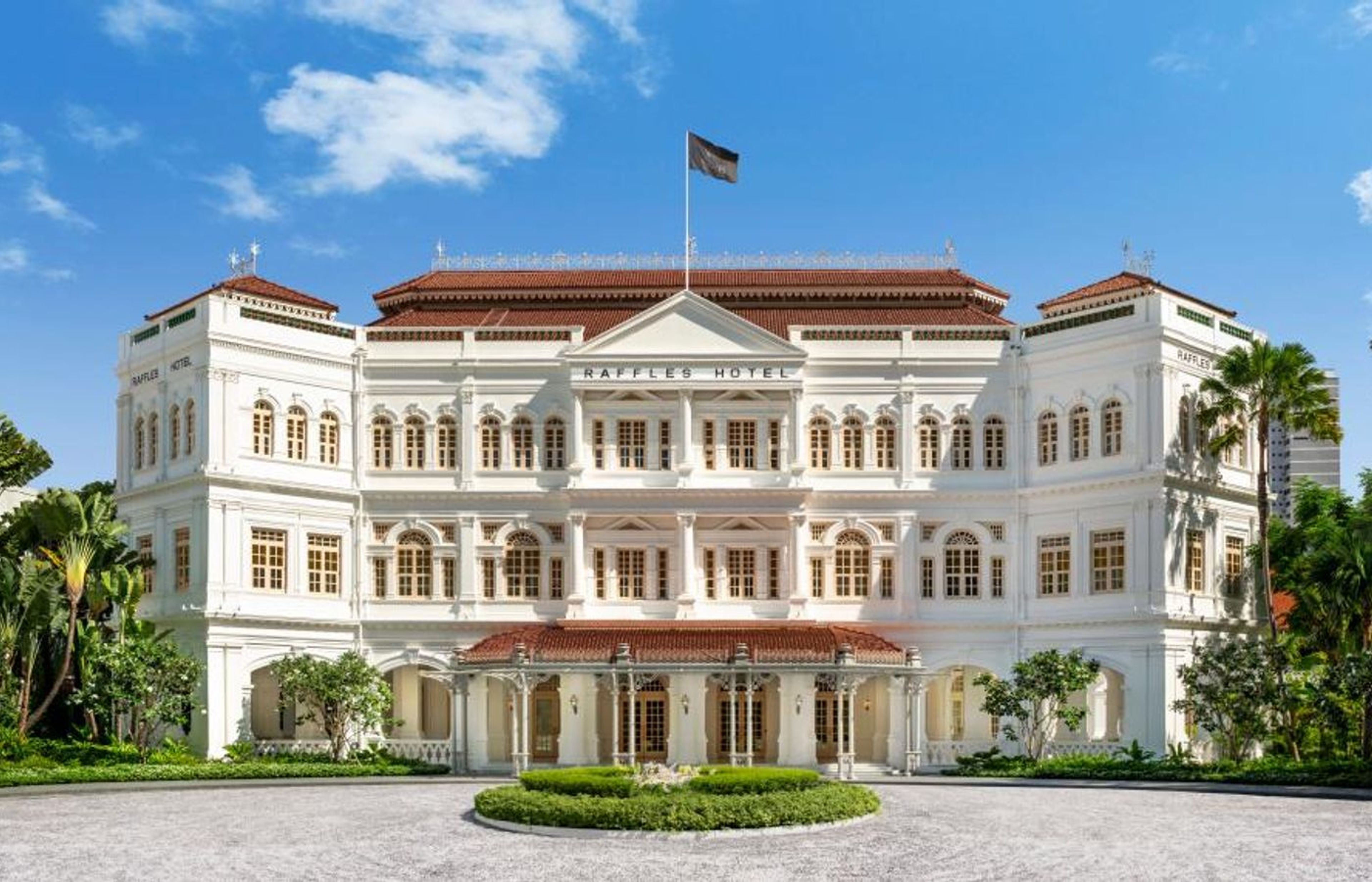 Raffles Singapore, historic luxury hotel in the City Hall district