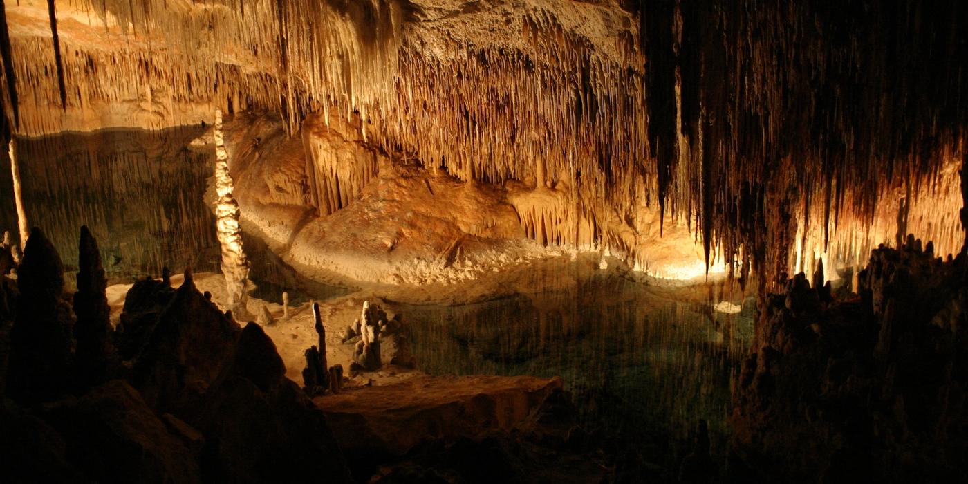 Hotels near Drach Caves (Coves del Drac)