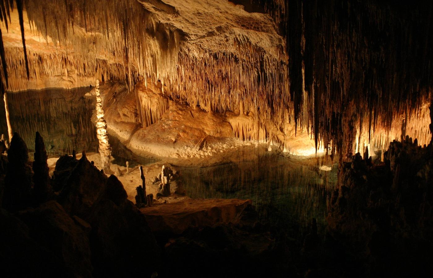 Drach Caves (Coves del Drac) - Underground Lakes on the East Coast