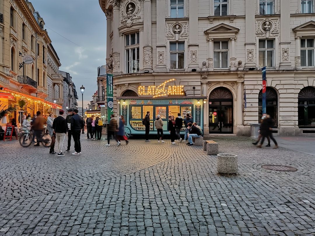 Old Town Lipscani - Belle Epoque Streets and Manuc's Inn