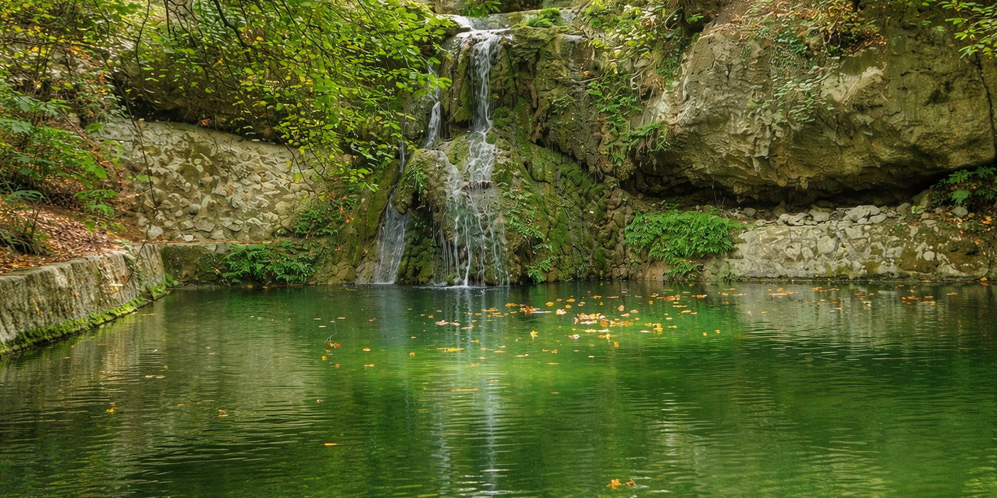 Hotels near Valley of the Butterflies (Petaloudes)