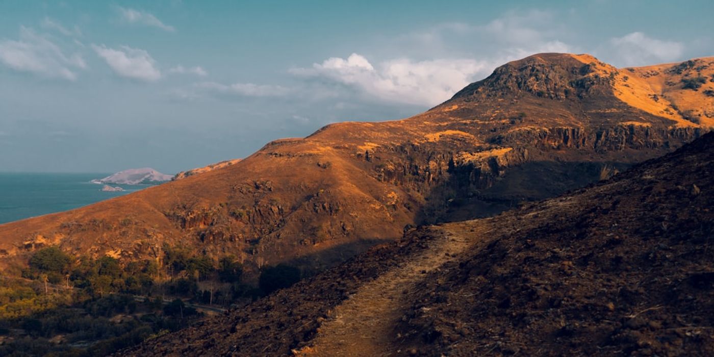 Hotels near Fira-to-Oia Caldera Trail